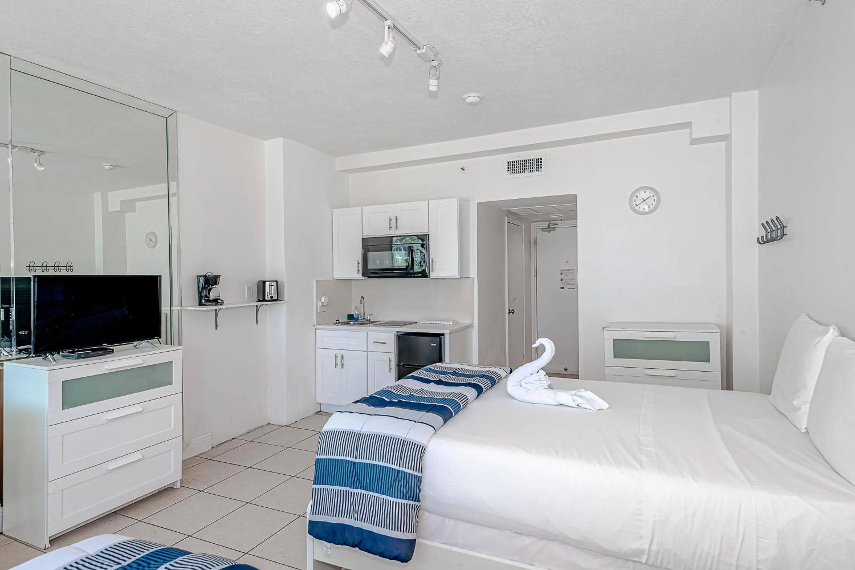 Bed in Beach Front Studio Miami Beach