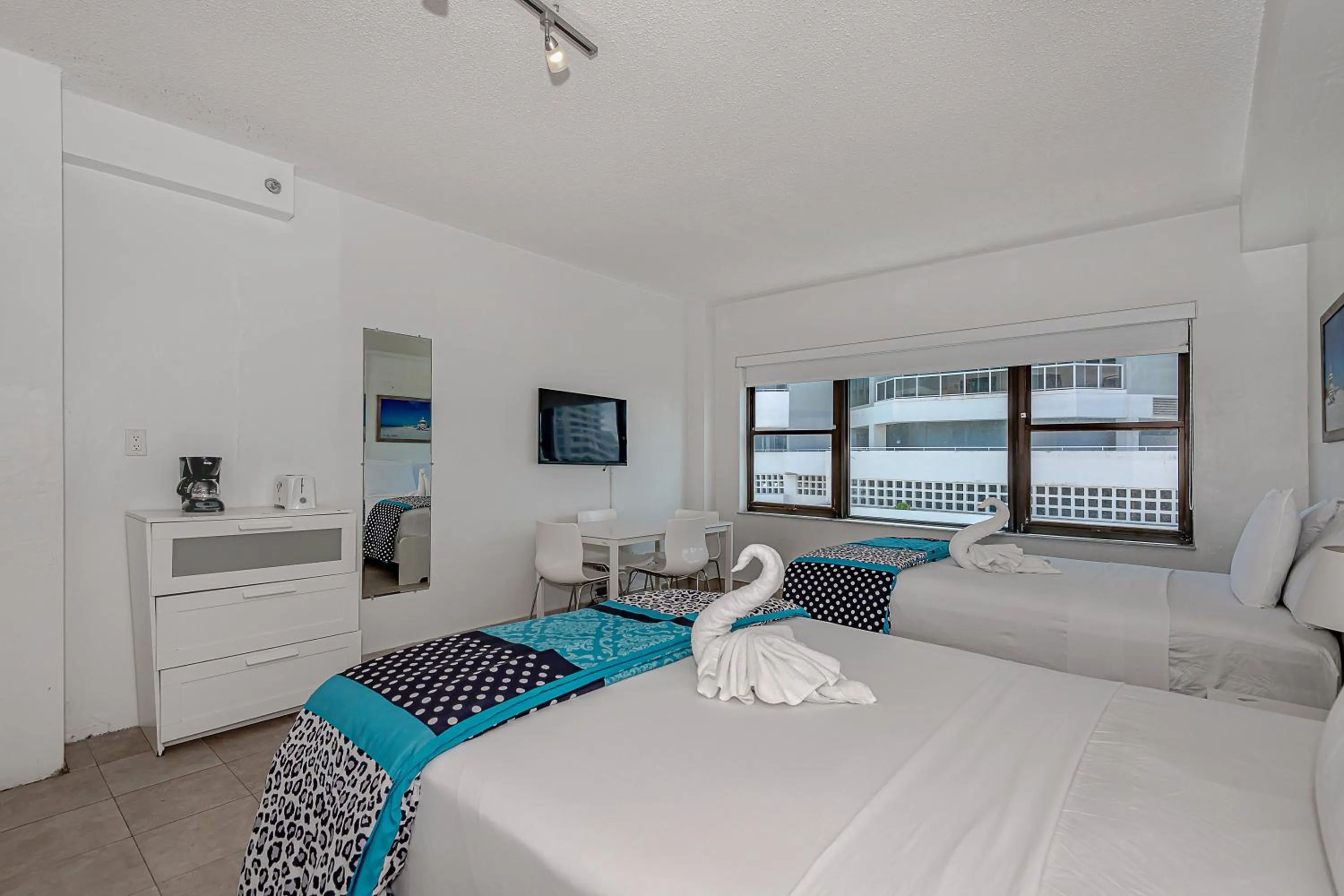 Bed in Beach Front Studio Miami Beach