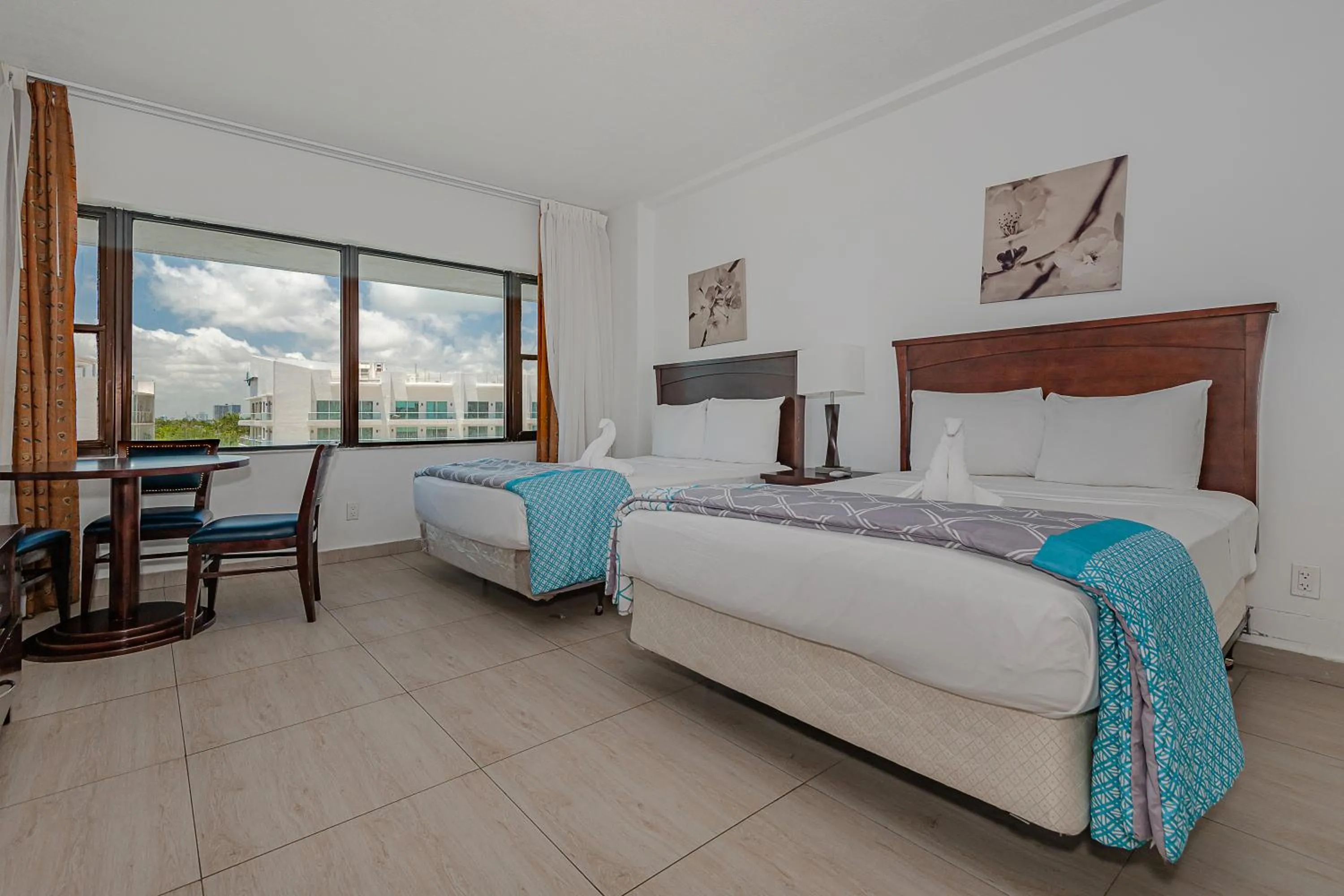 Bed in Beach Front Studio Miami Beach