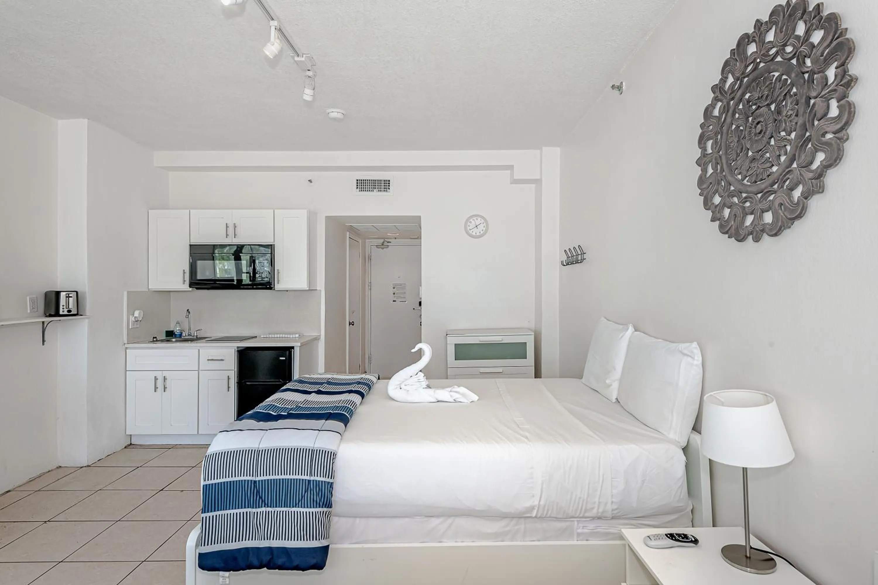 Bed in Beach Front Studio Miami Beach