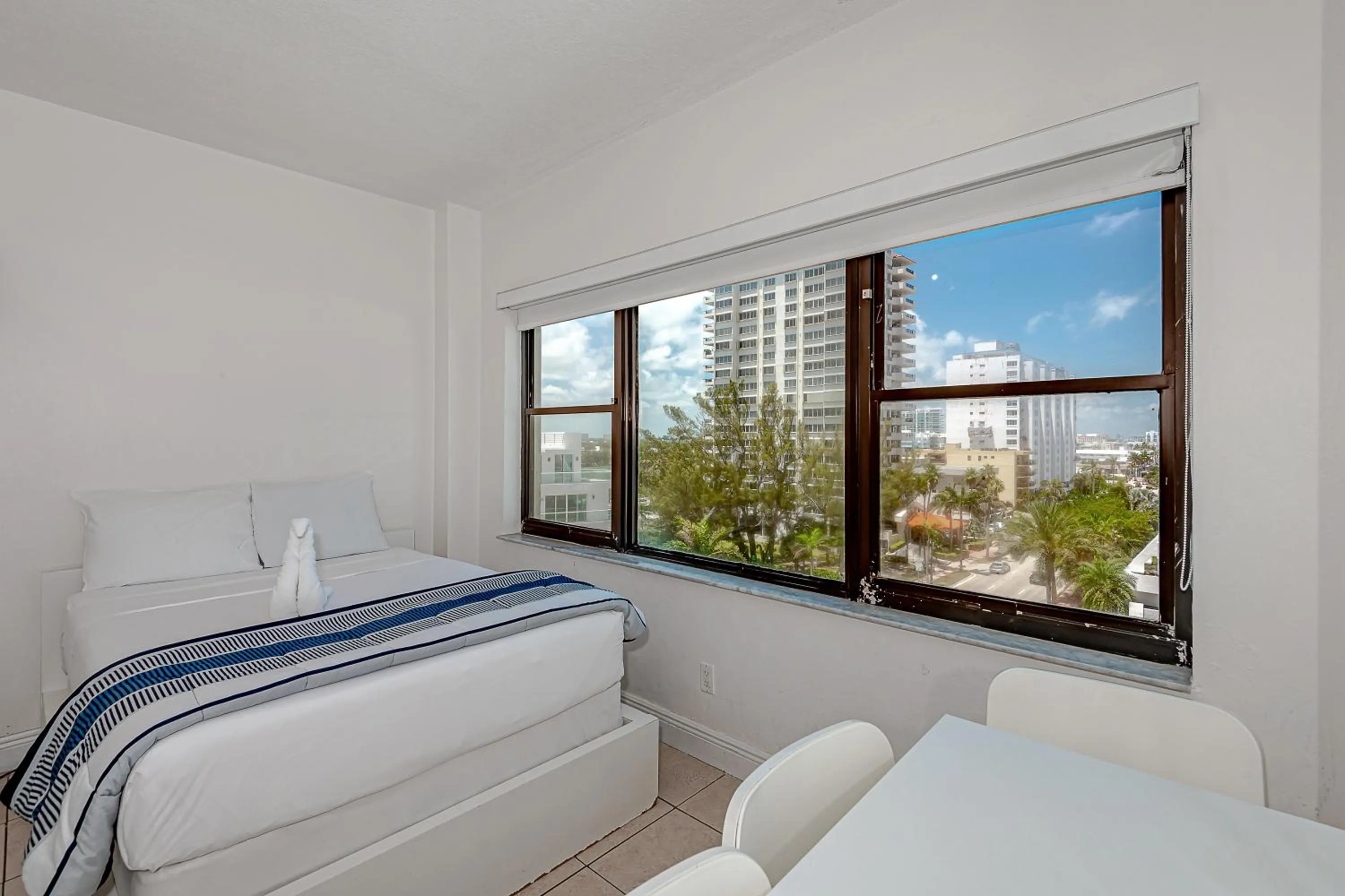 Bed in Beach Front Studio Miami Beach