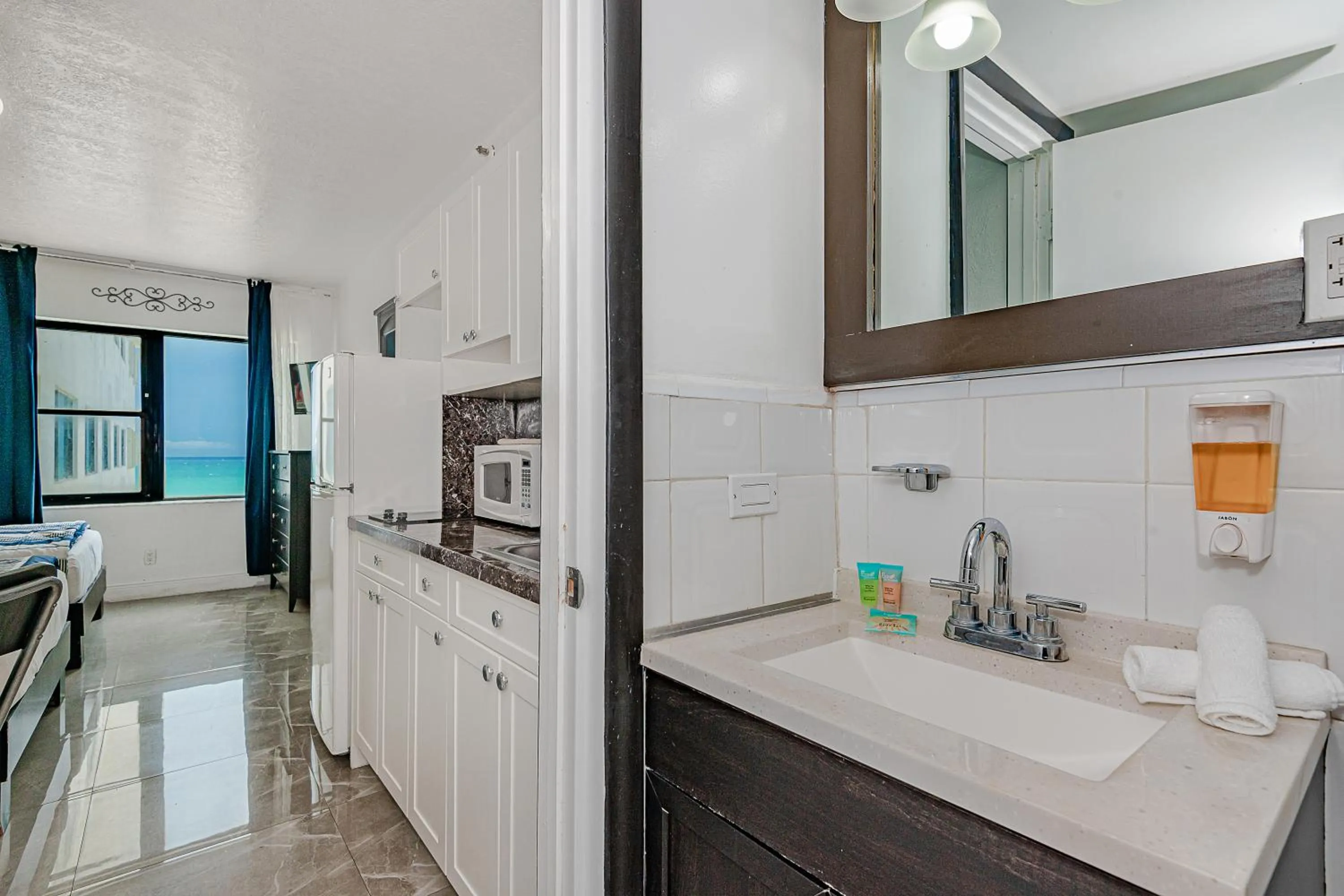 Beach Front Studio Miami Beach