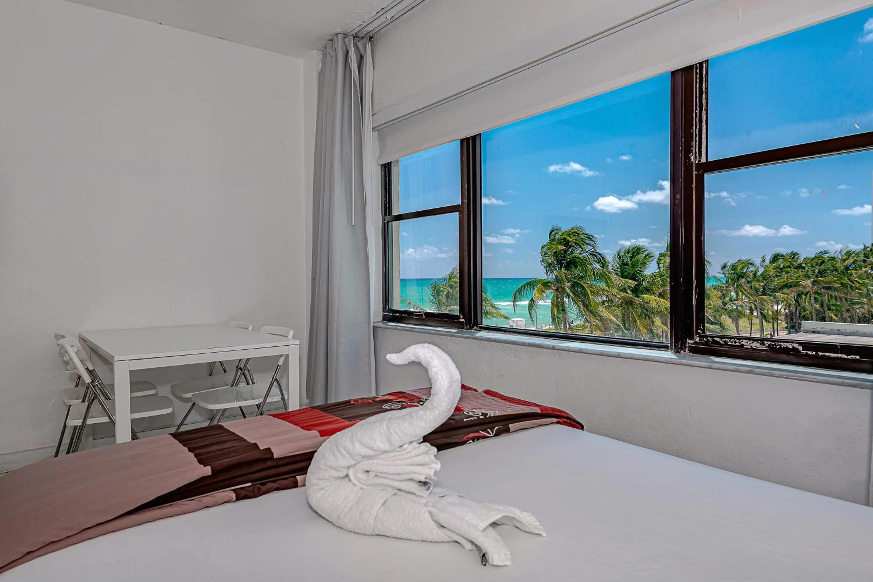 Bed in Beach Front Studio Miami Beach