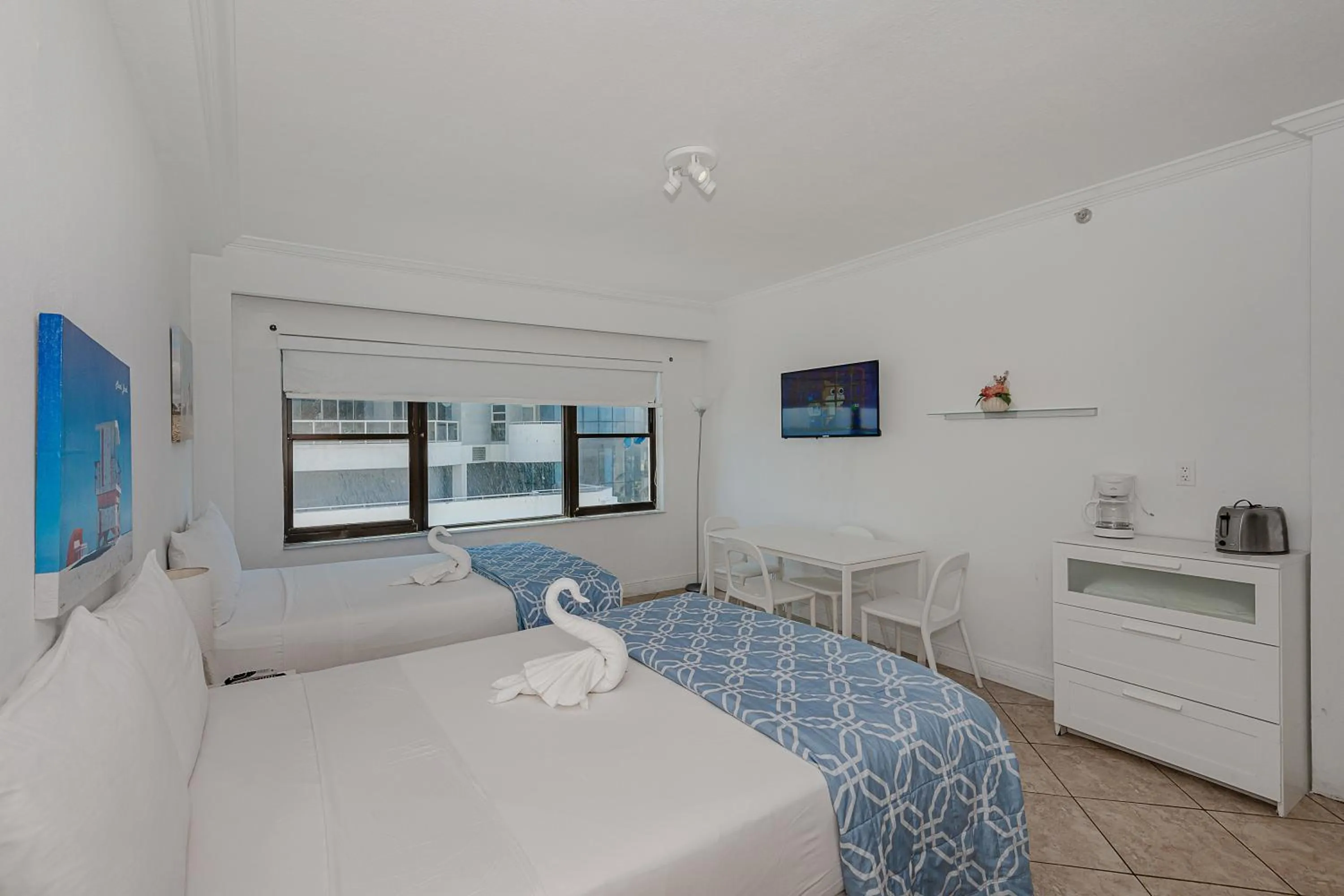 Bed in Beach Front Studio Miami Beach