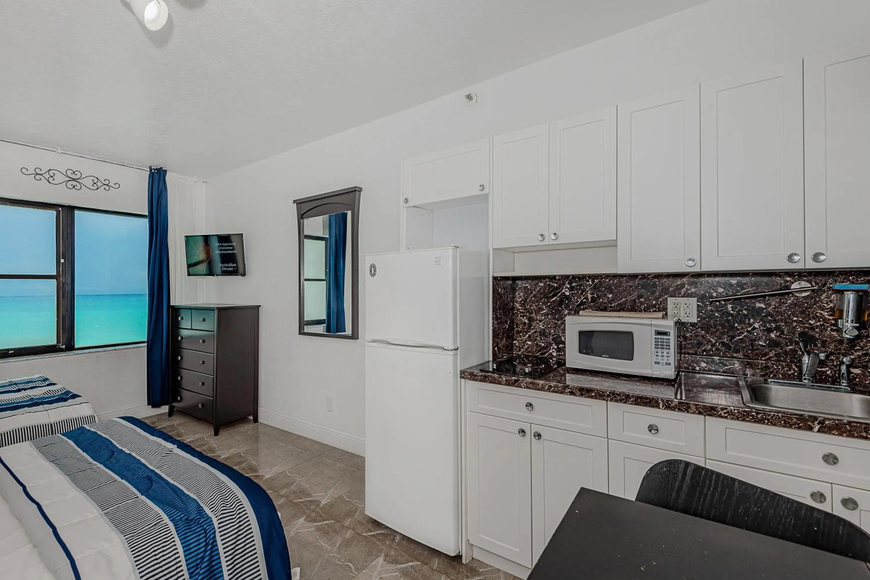 Bed in Beach Front Studio Miami Beach