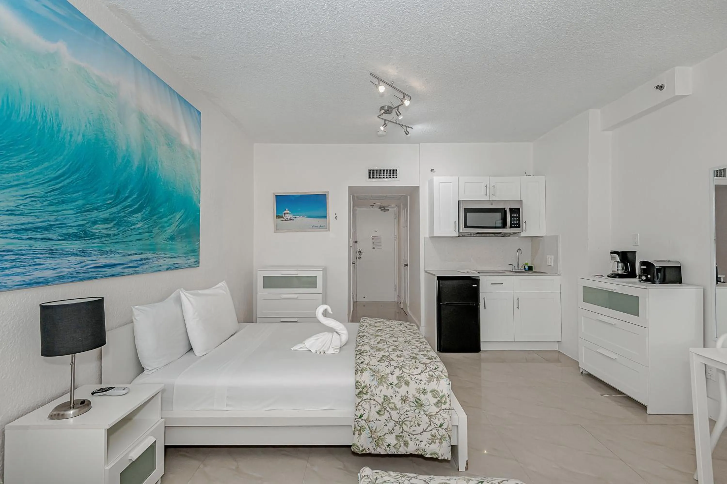 Bed in Beach Front Studio Miami Beach