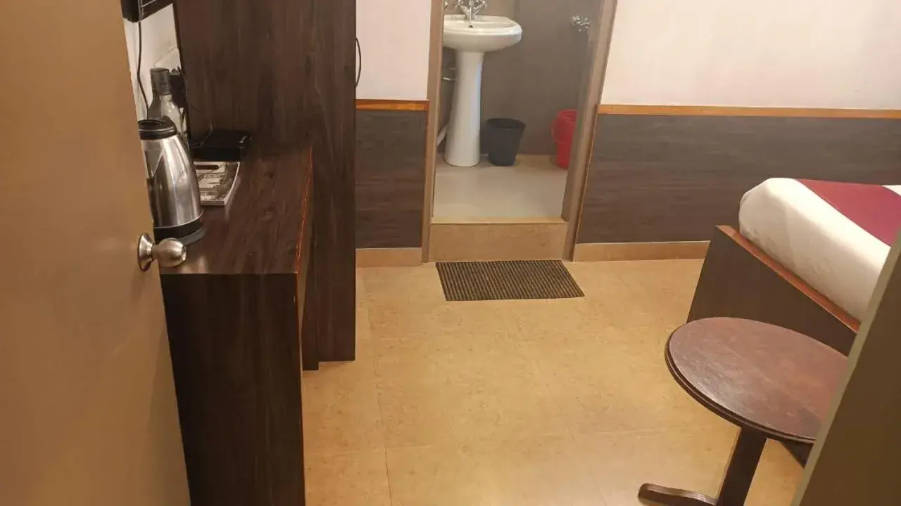 HOTEL INDIANA HOTEL INDIANA