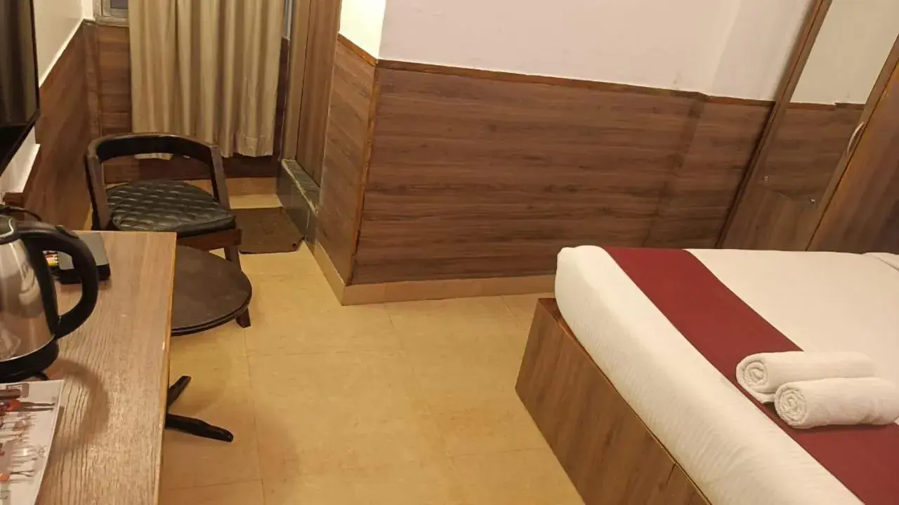 Bed in HOTEL INDIANA Bed in HOTEL INDIANA