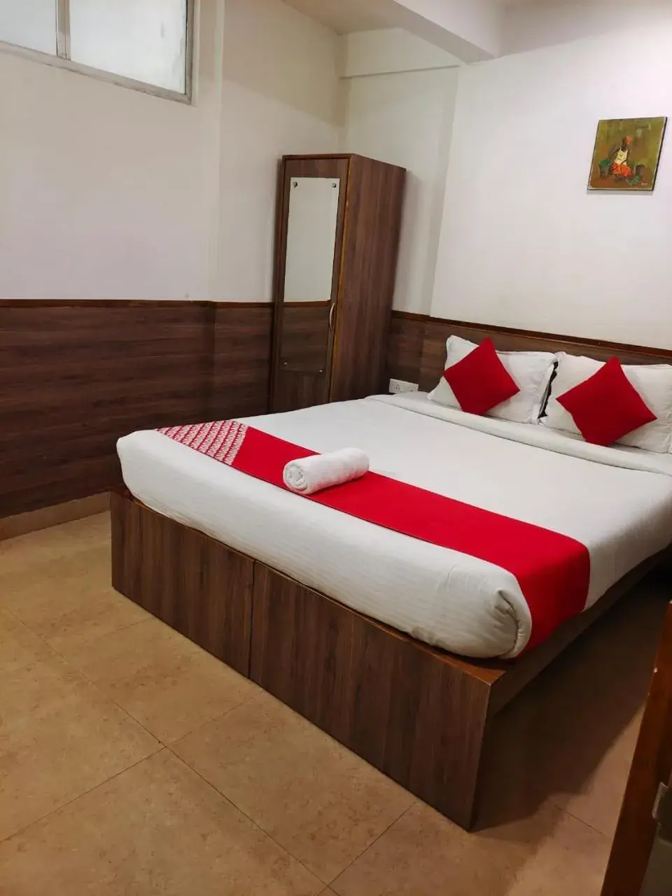 Bed in HOTEL INDIANA Bed in HOTEL INDIANA