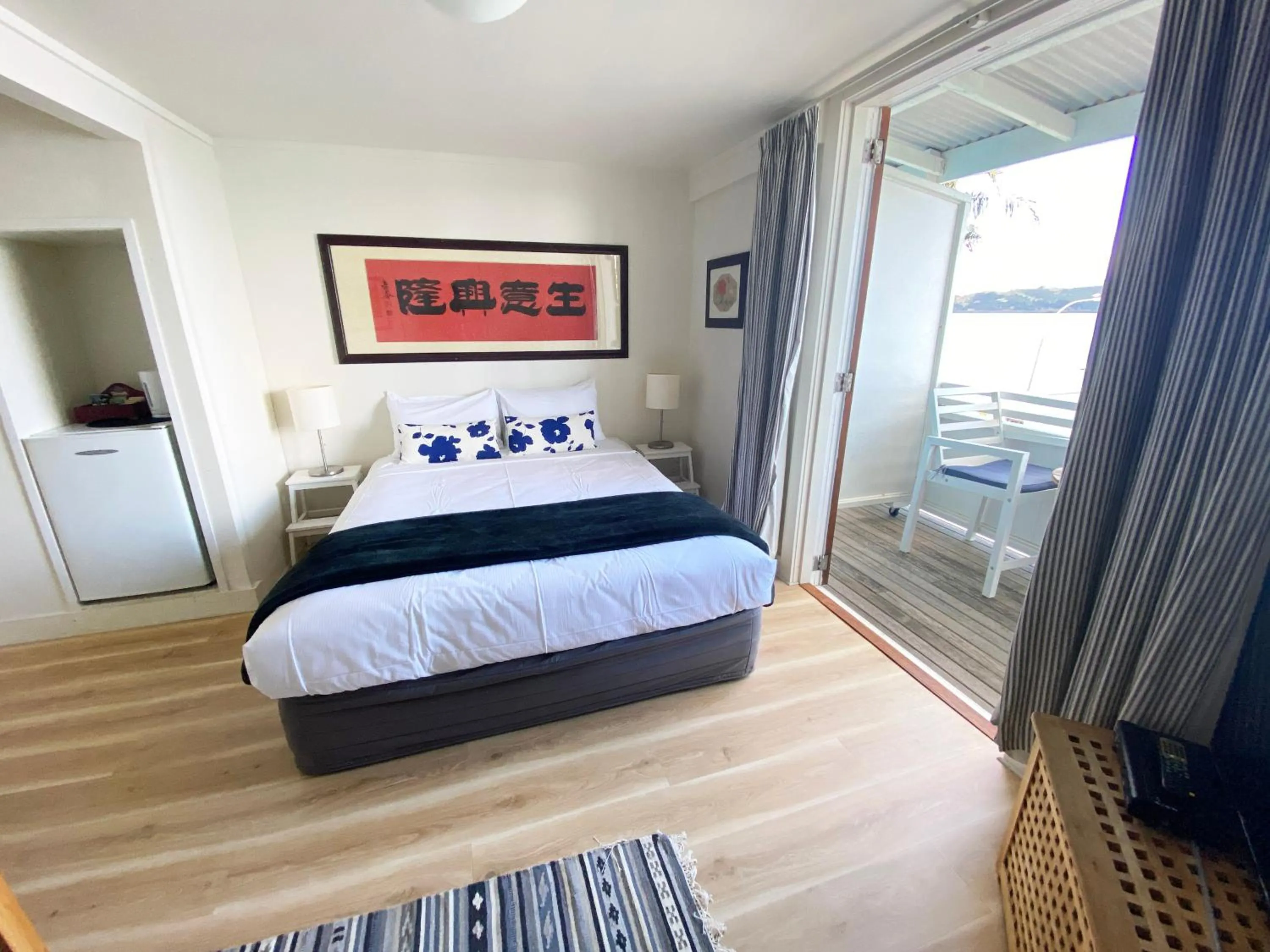 Bed in Mangonui Waterfront Apartments