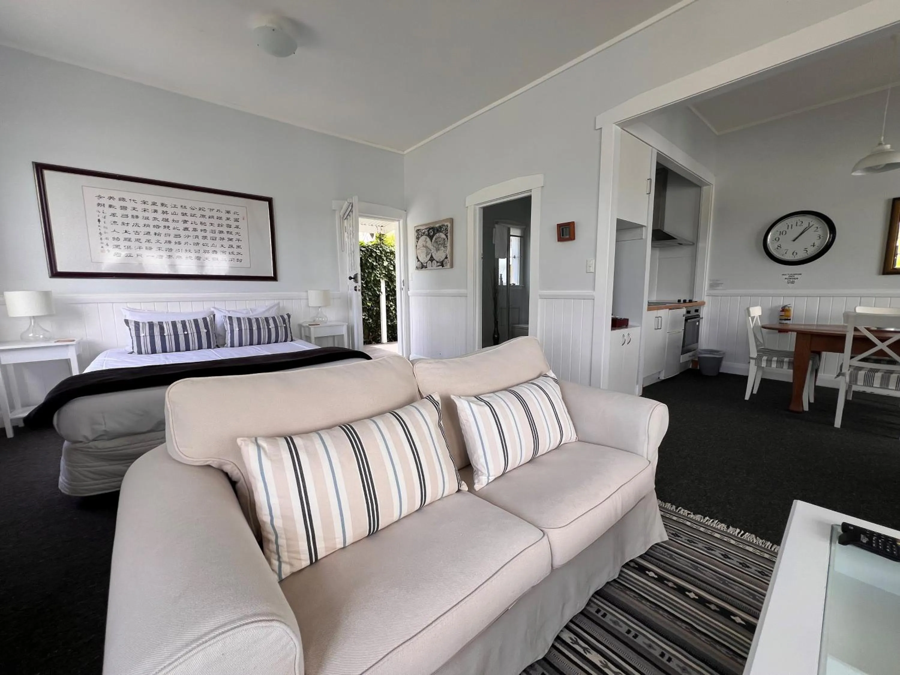 Bed in Mangonui Waterfront Apartments
