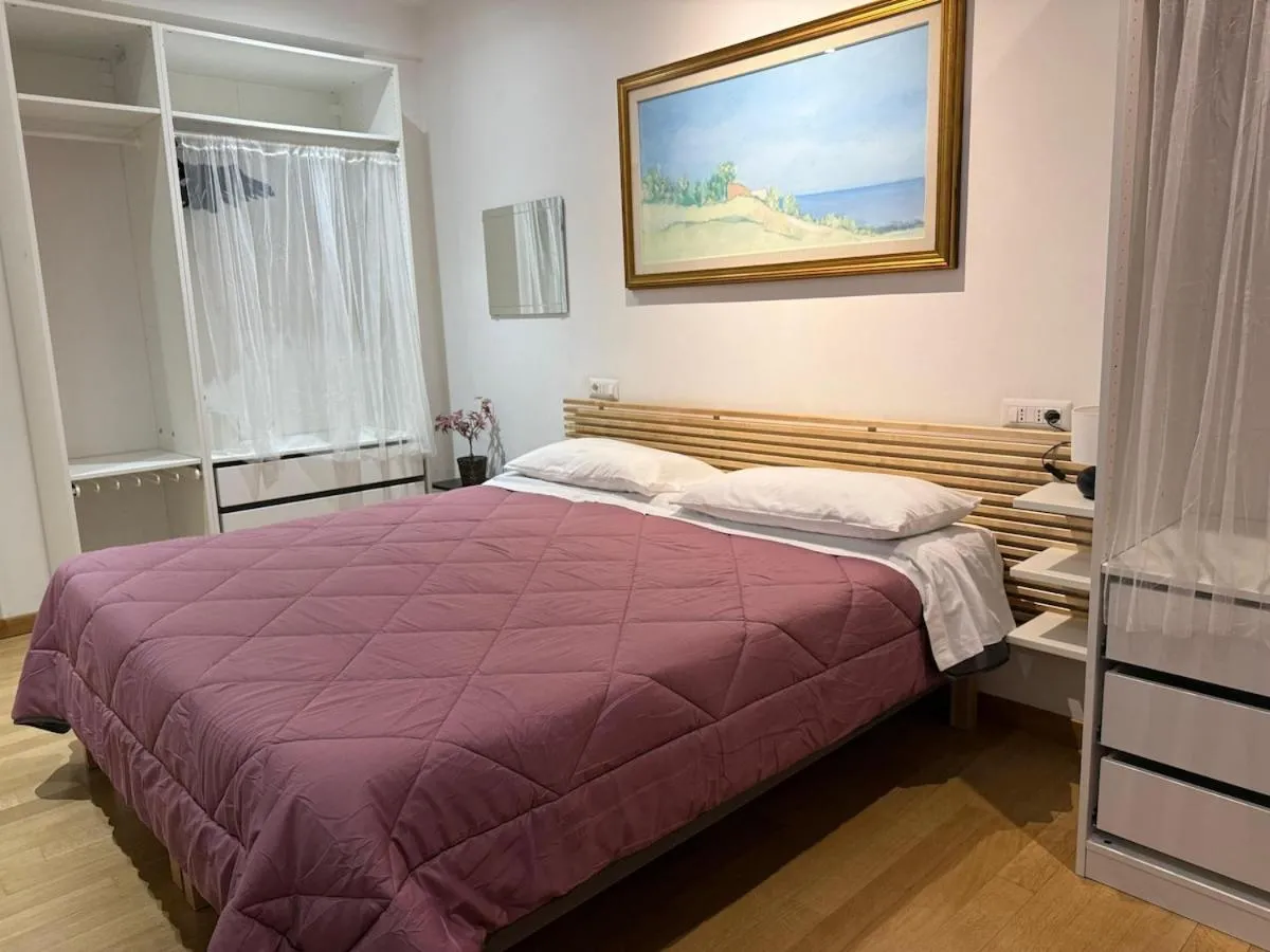 Bed in Appartamento Garbatella