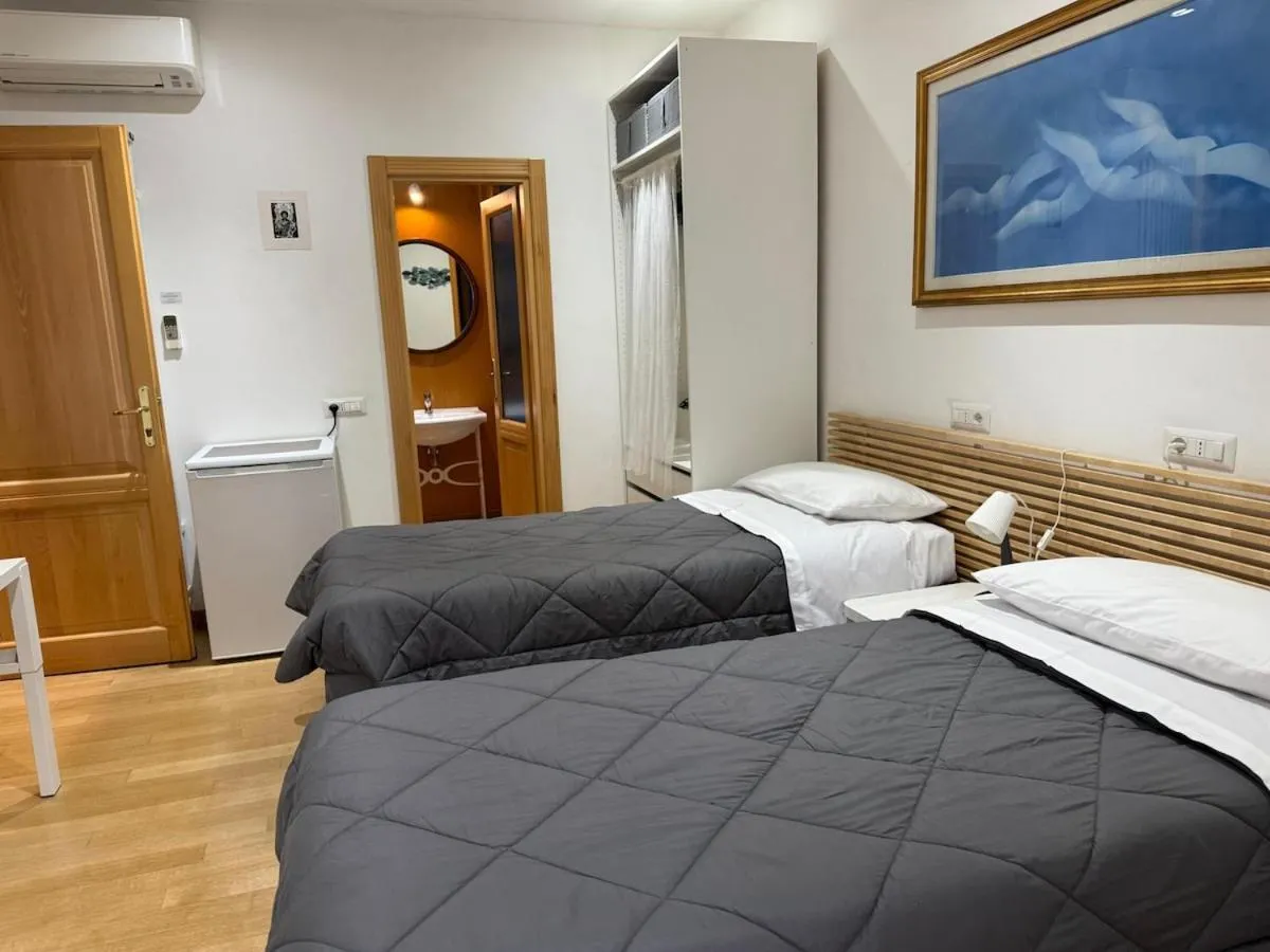 Bed in Appartamento Garbatella