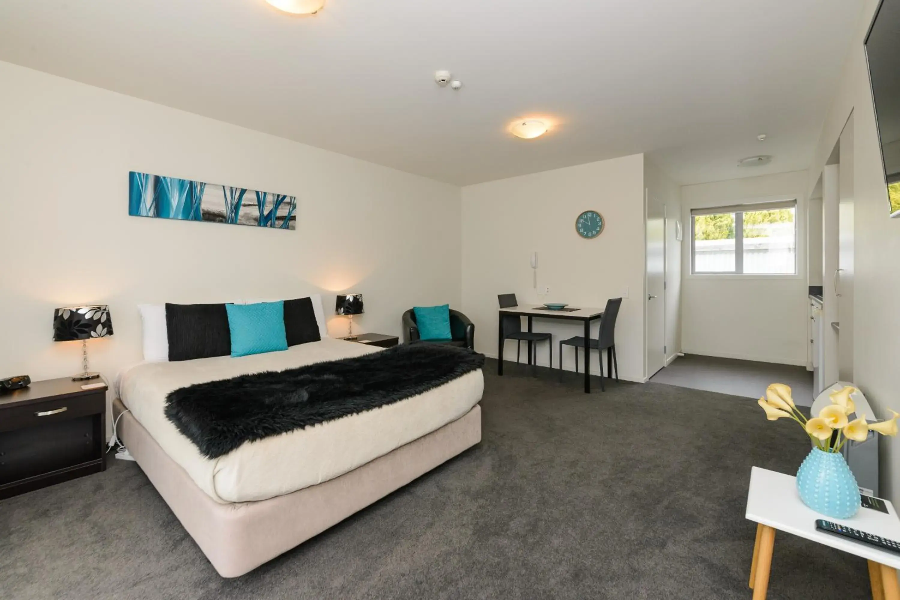 Bed in Ellena Court Motel Bed in Ellena Court Motel