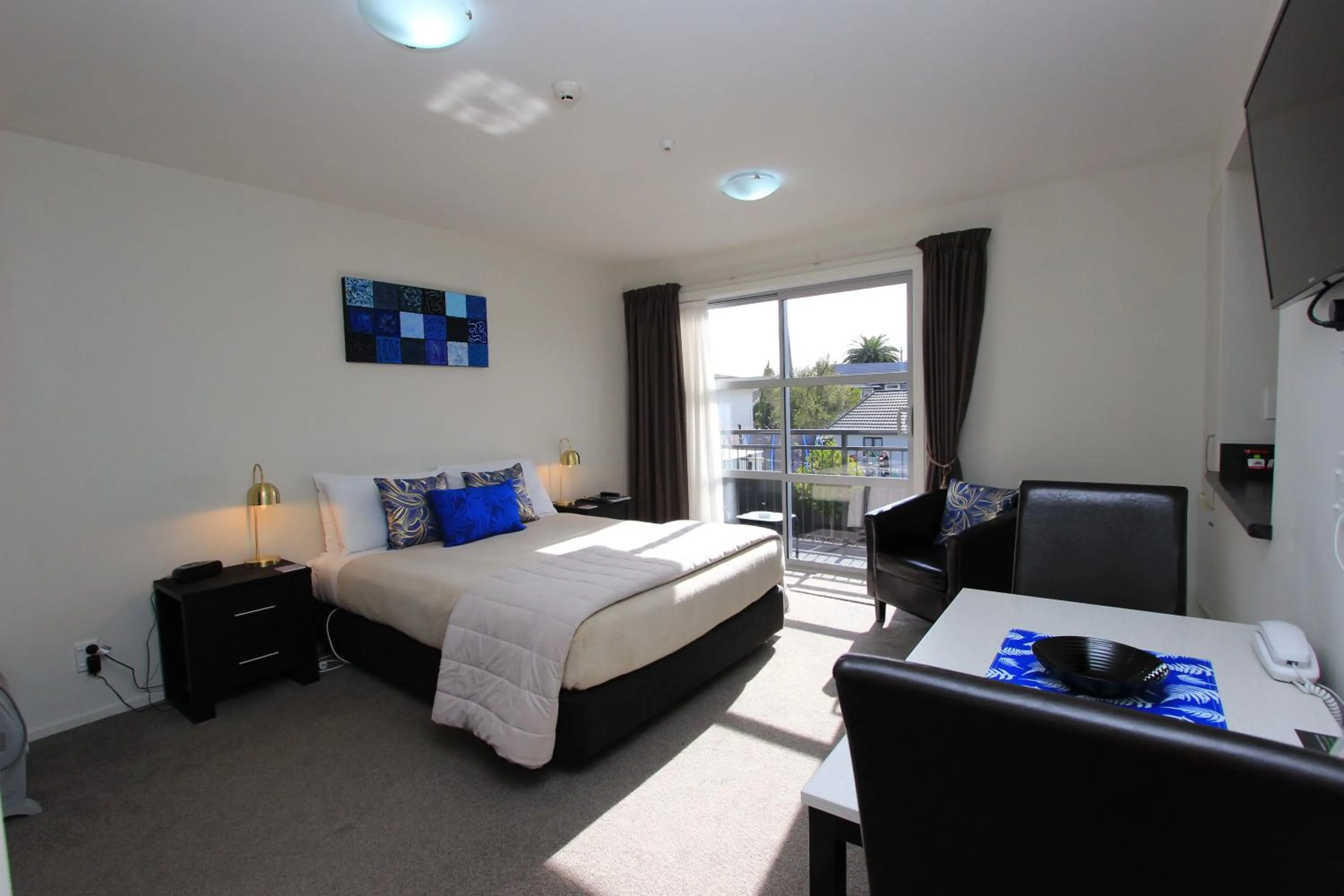 Bed in Ellena Court Motel