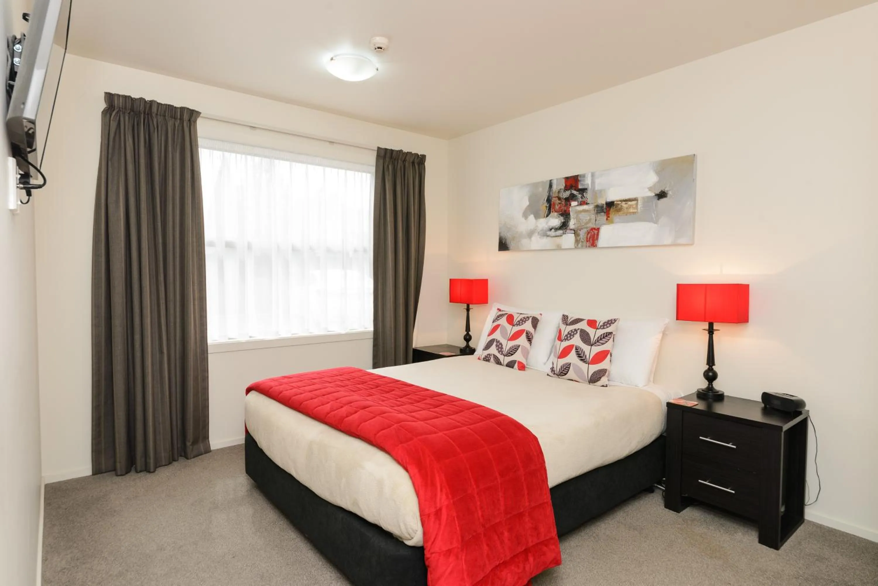 Bed in Ellena Court Motel