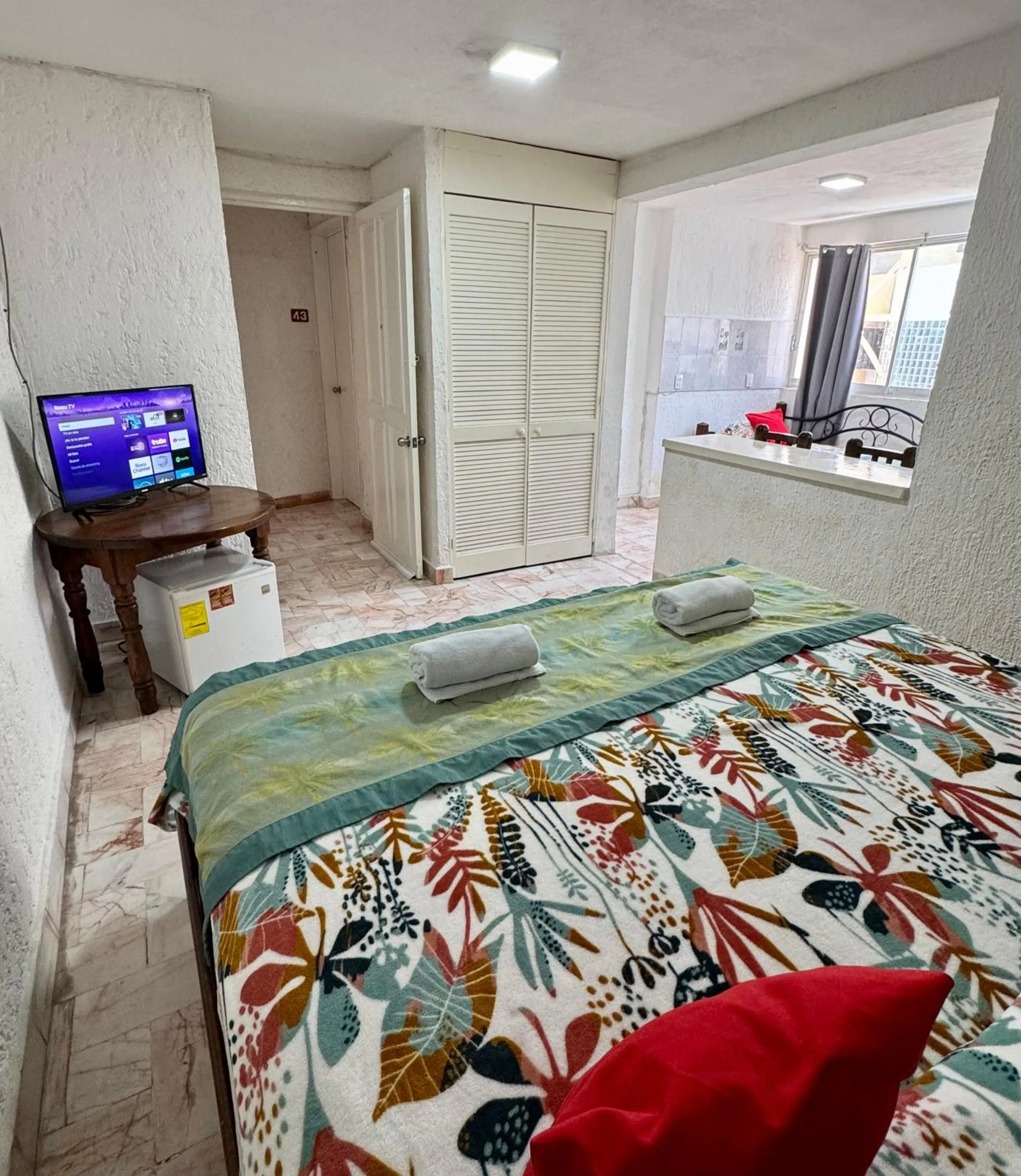 Bed in Hotel Farallon Inn Cancún