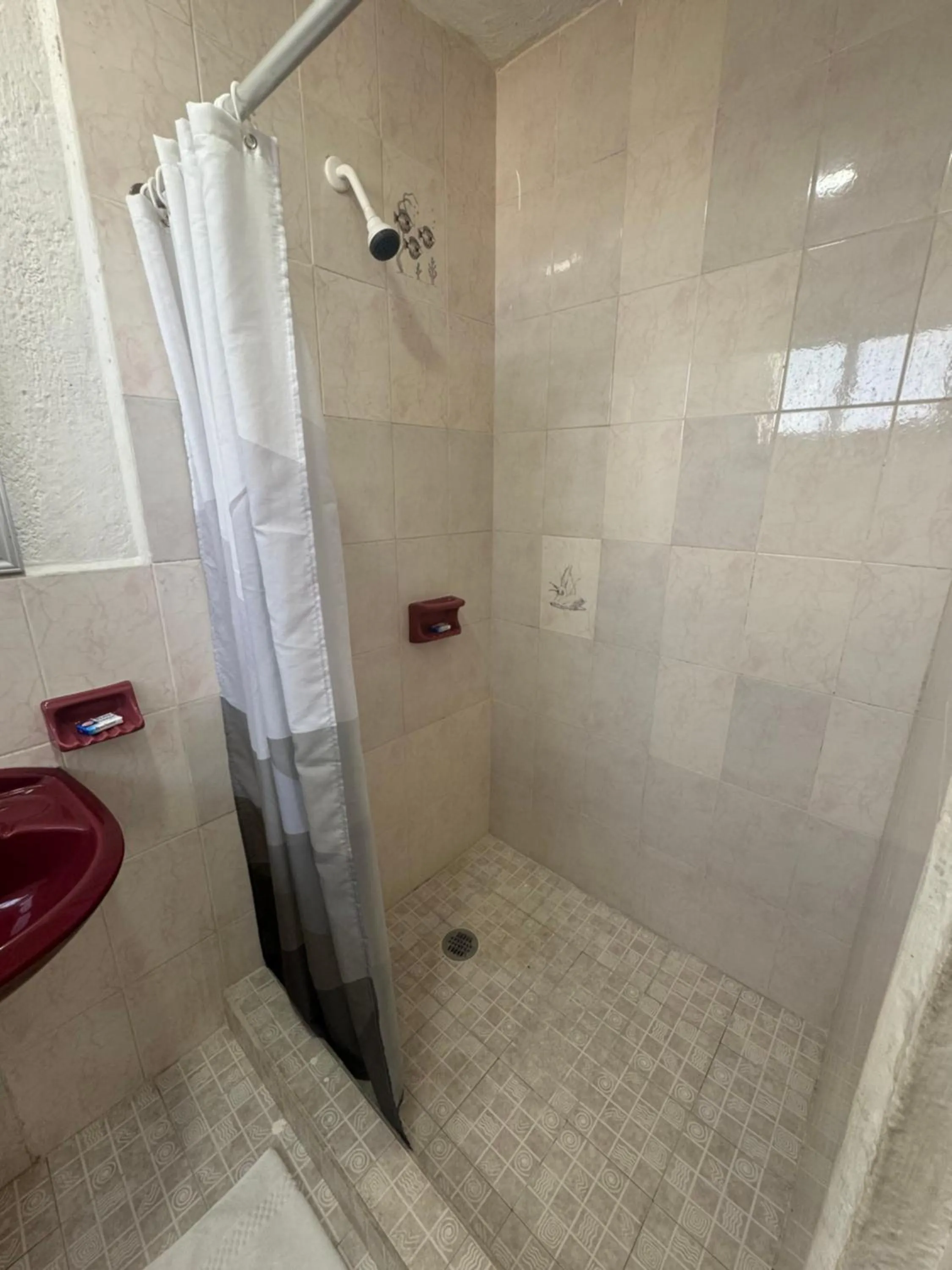 Shower in Hotel Farallon Inn Cancún