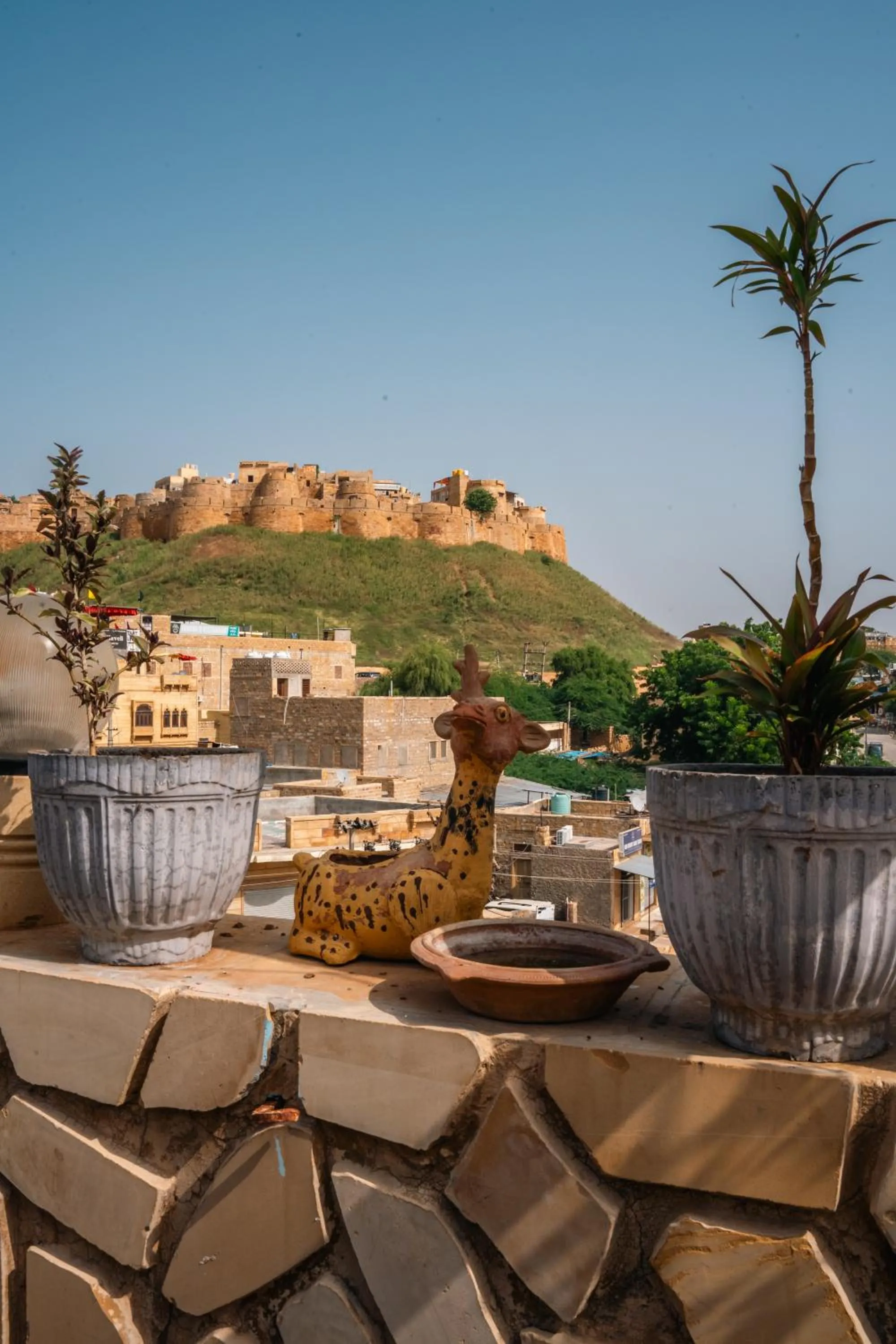 Restaurant/places to eat in The Elite Castle