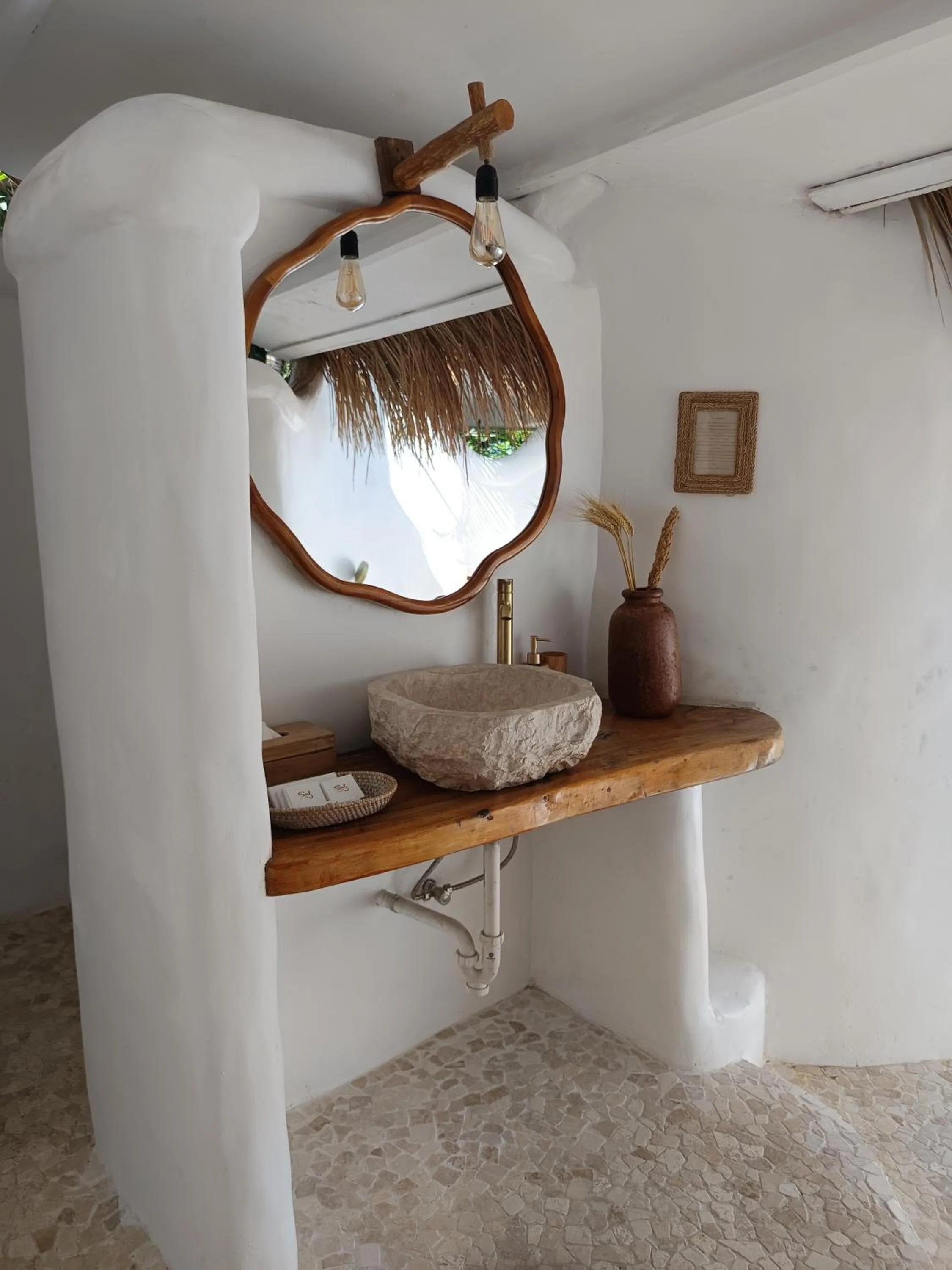 Bathroom in Sal Secret Spot