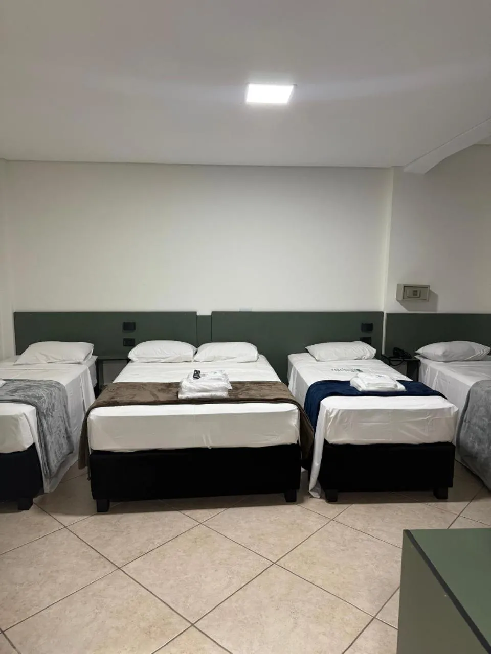 Family Suite in "Hotel Paramount" Próximo a 25 Março, Brás, Bom Retiro, Exporcenter Norte e Distrito do Anhembi