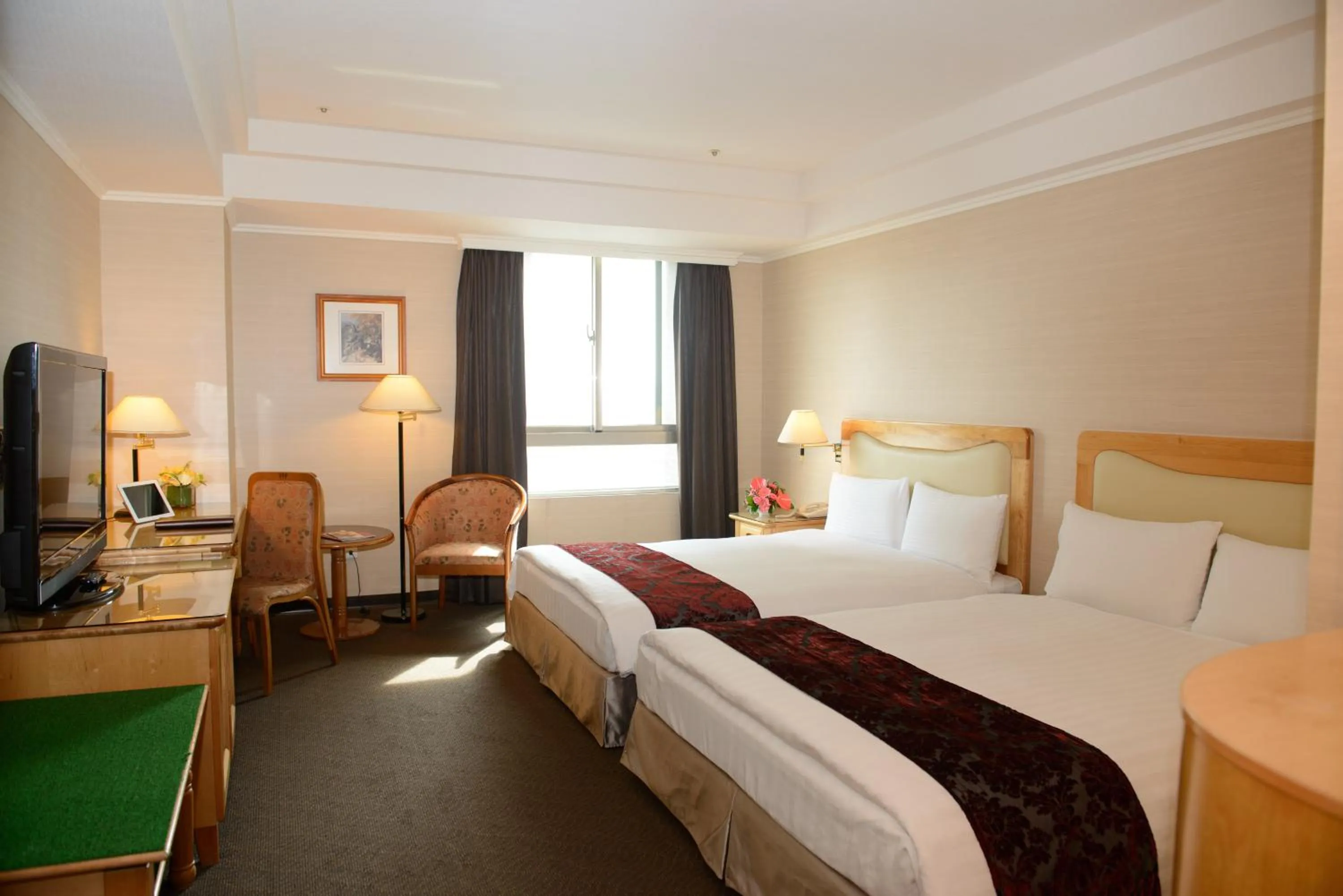 Bedroom, Bed in Maison de Chine Chao Yin Building