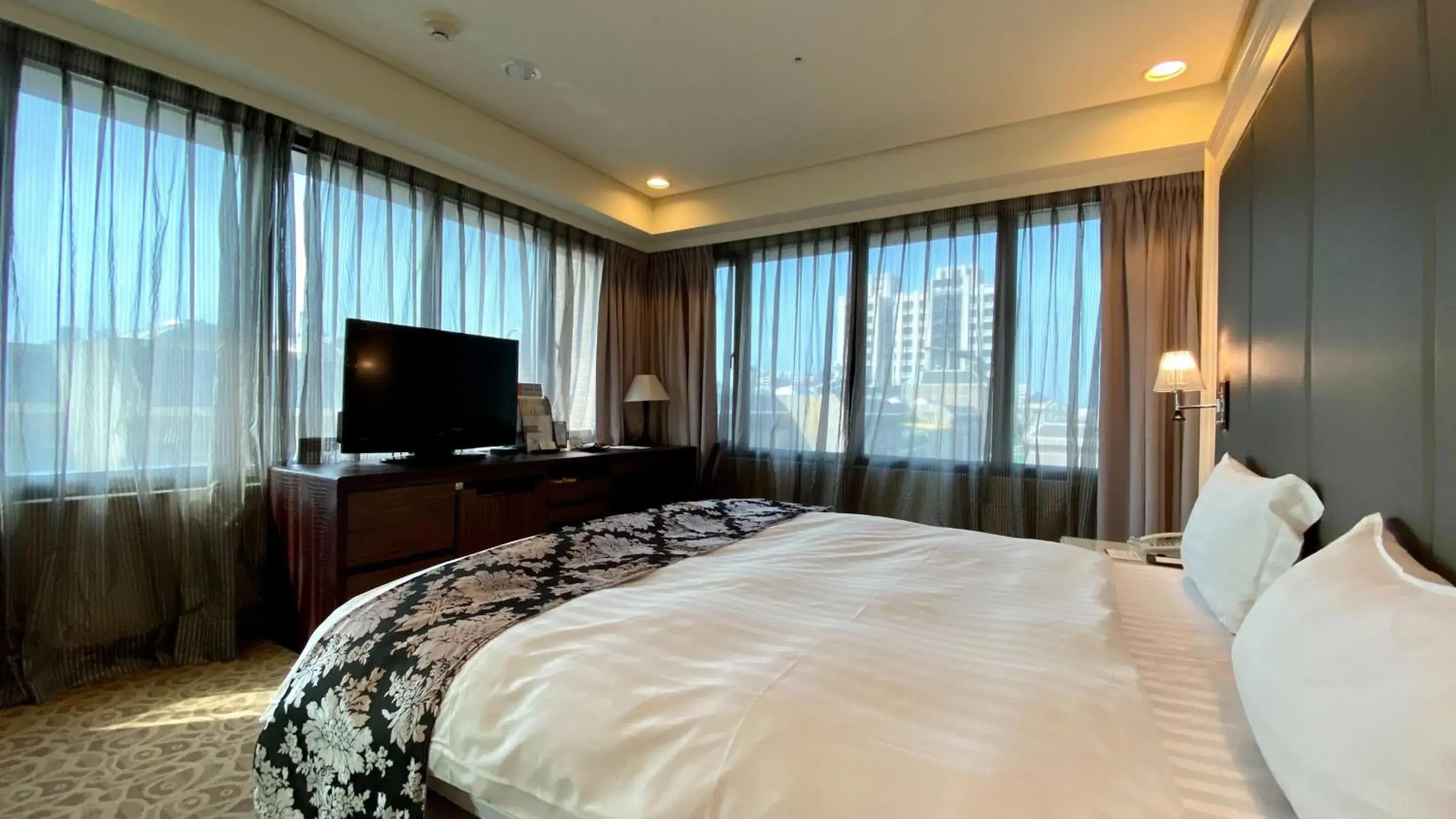 Property building, Bed in Golden Tulip Zhong Xin Hotel Taichung Property building, Bed in Golden Tulip Zhong Xin Hotel Taichung