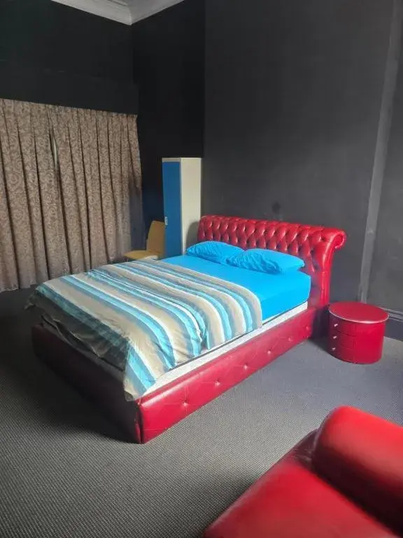 Bed in Backpackers Imperial Hotel Bed in Backpackers Imperial Hotel