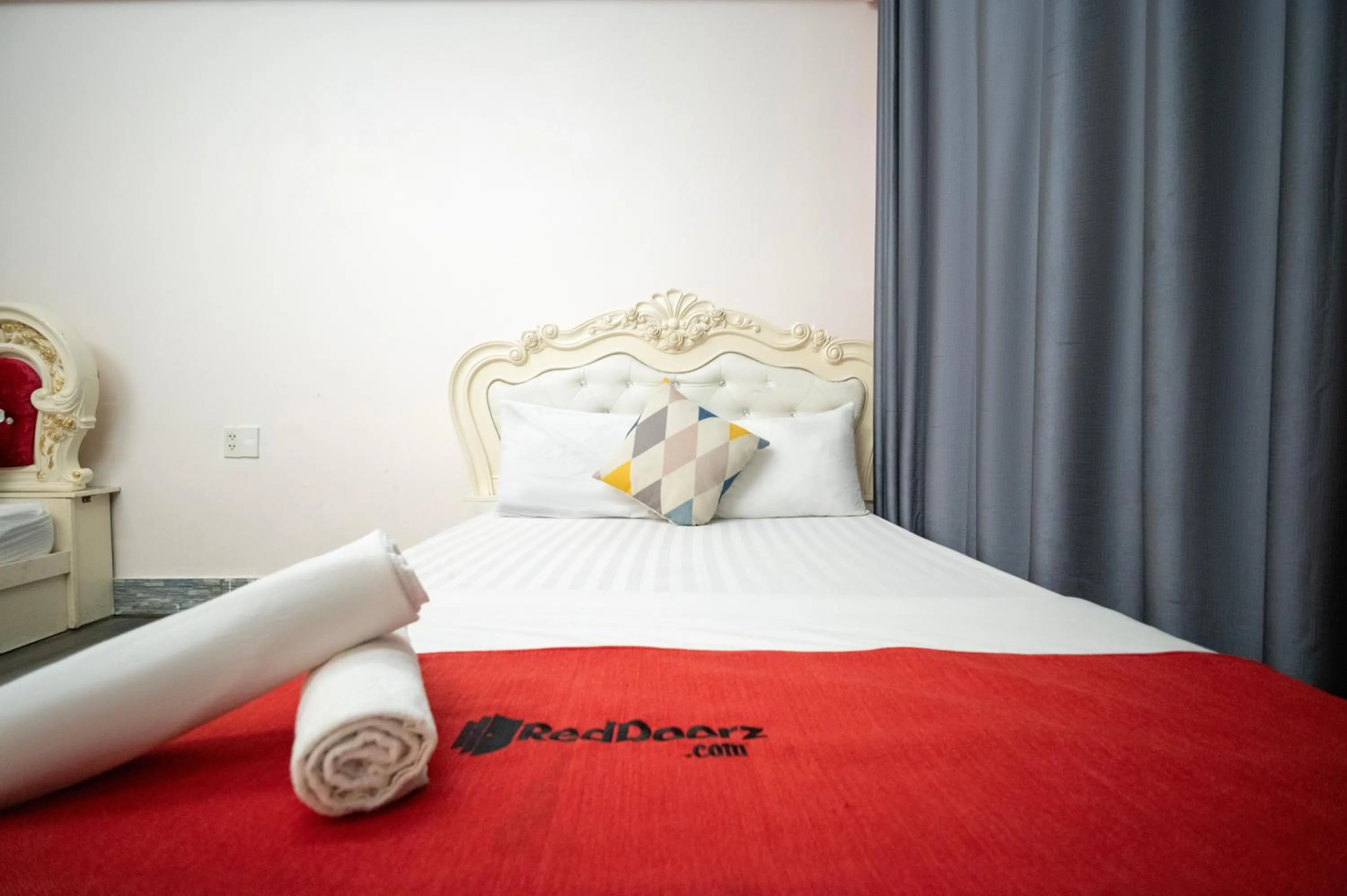 Bed in CROWNE BUI VIEN Hotel