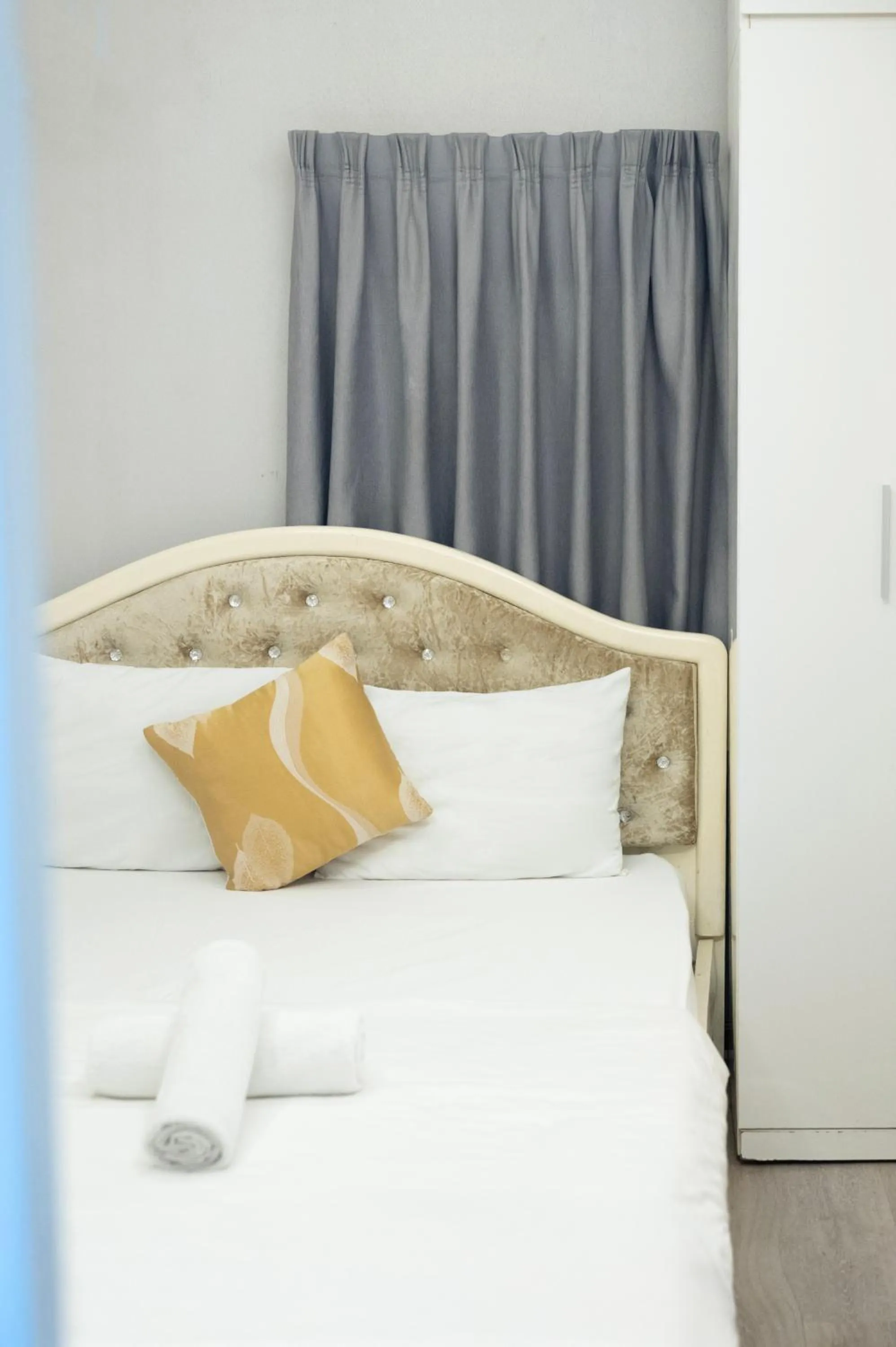 Bed in CROWNE BUI VIEN Hotel