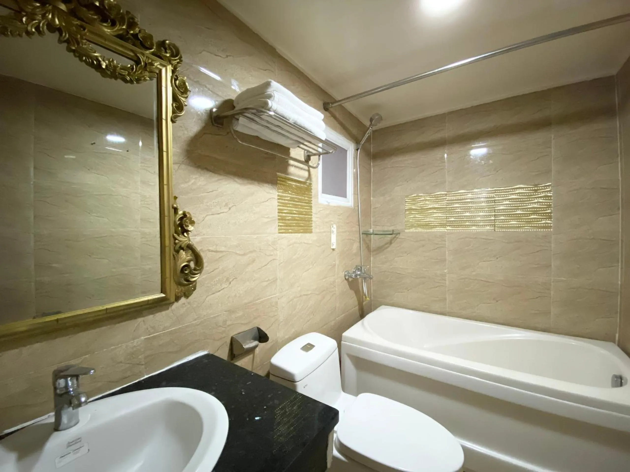 Shower in CROWNE BUI VIEN Hotel