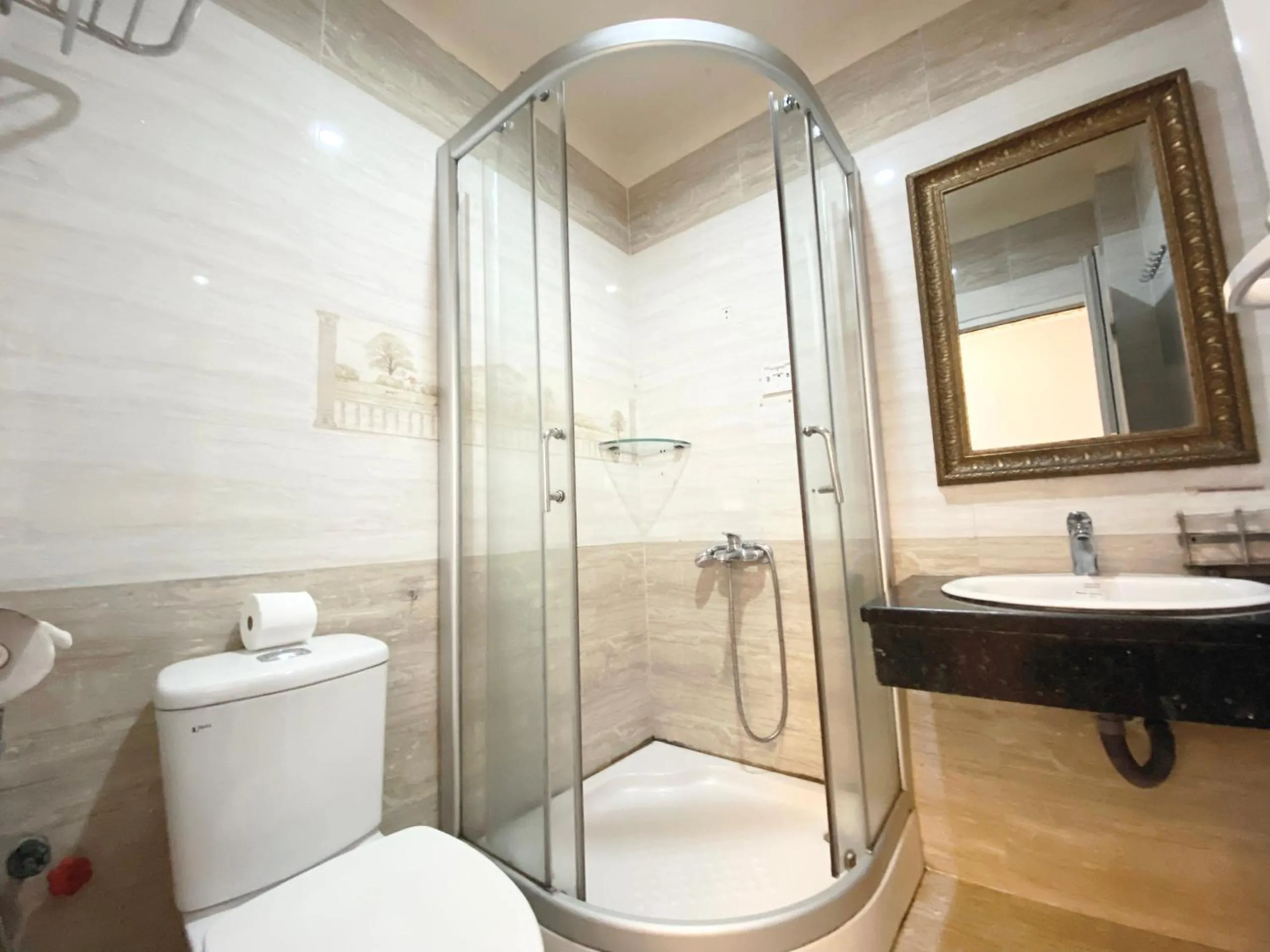 Toilet in CROWNE BUI VIEN Hotel