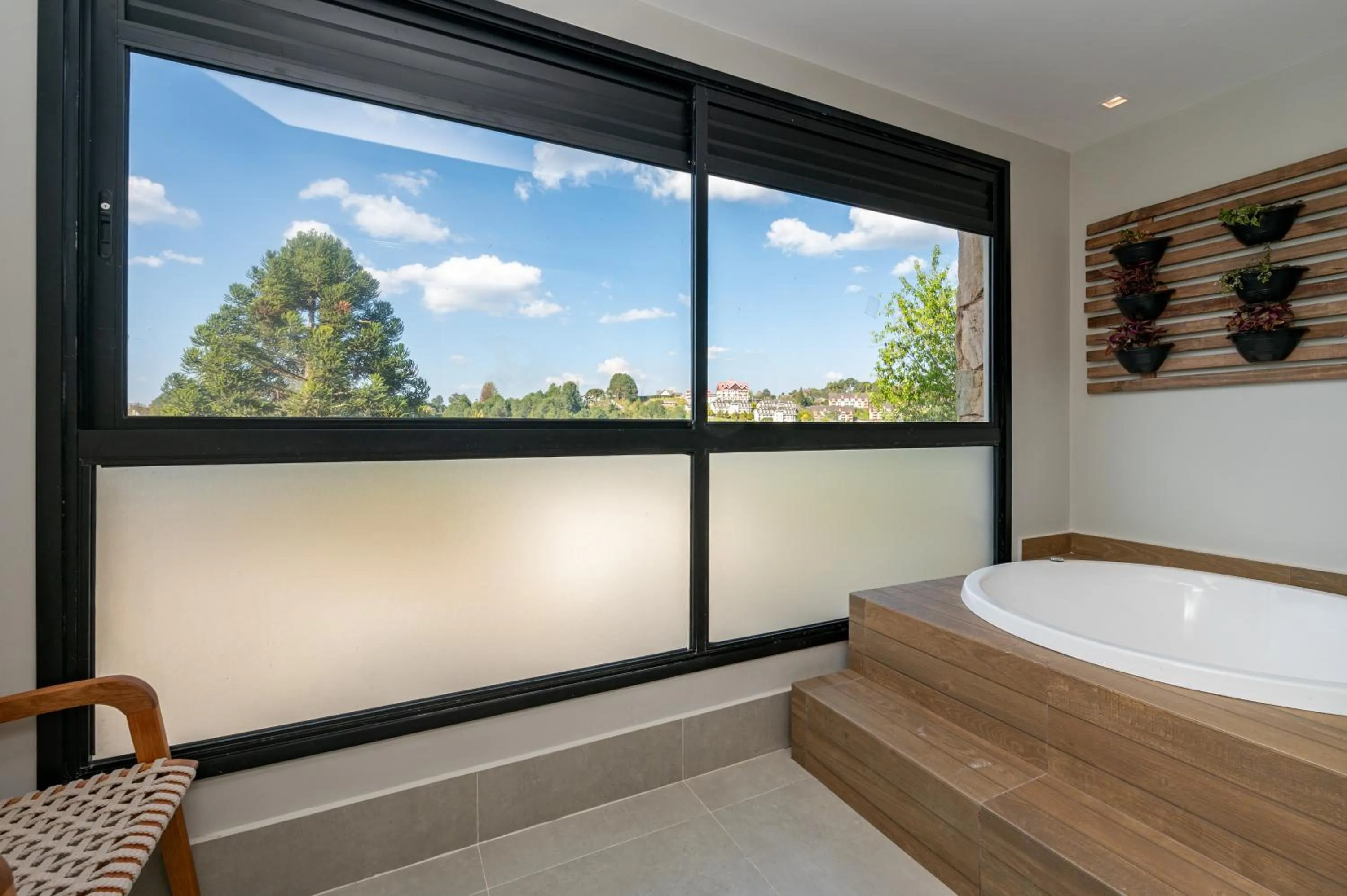 Hot Tub, Bed in Wanderlust Experience Hotel BW Signature Collection OFICIAL