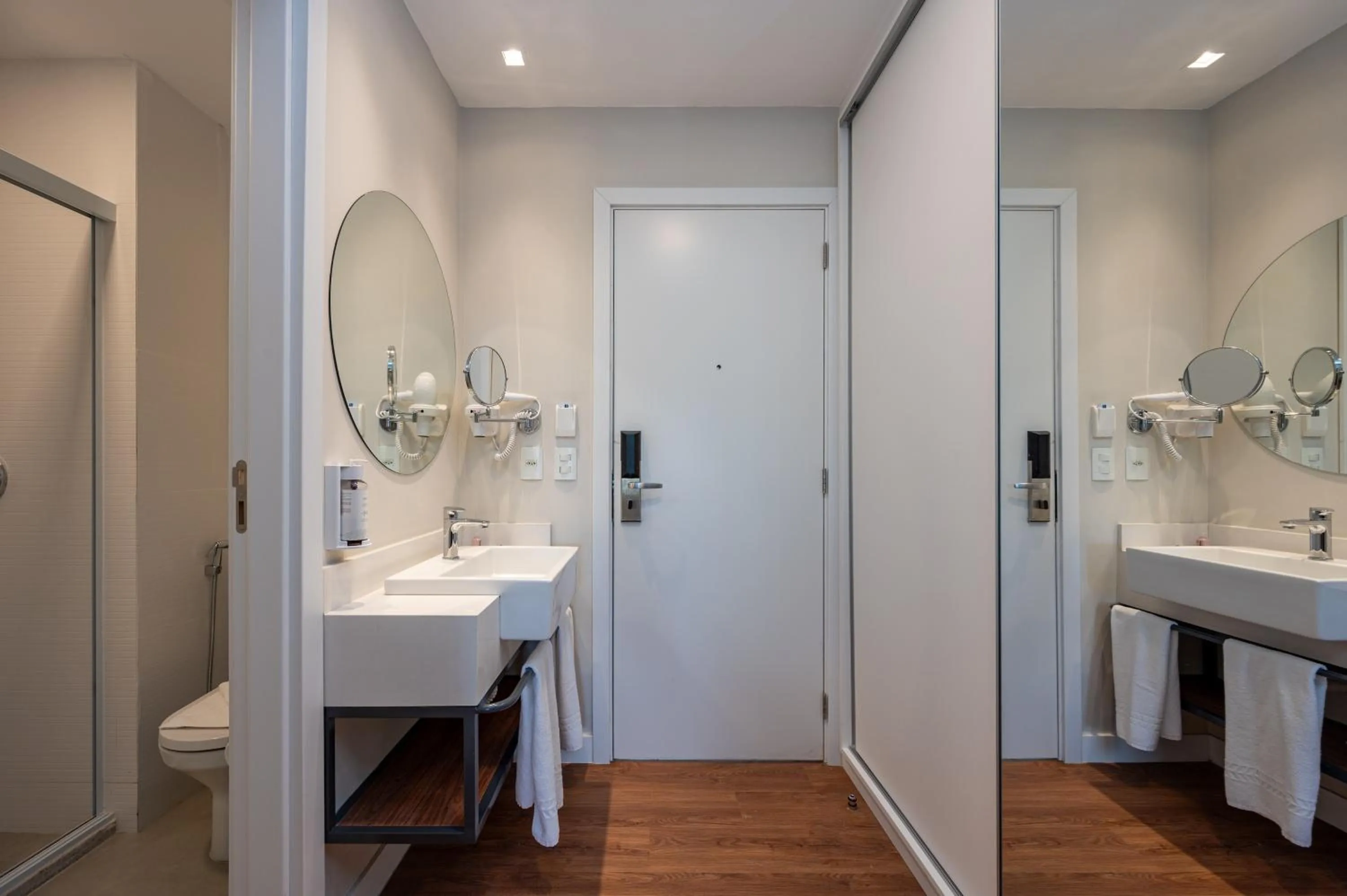 Toilet in Wanderlust Experience Hotel BW Signature Collection OFICIAL