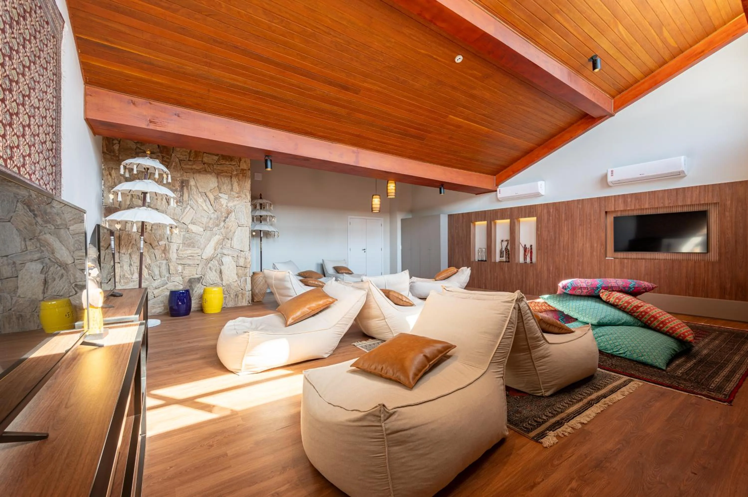 TV and multimedia in Wanderlust Experience Hotel BW Signature Collection OFICIAL