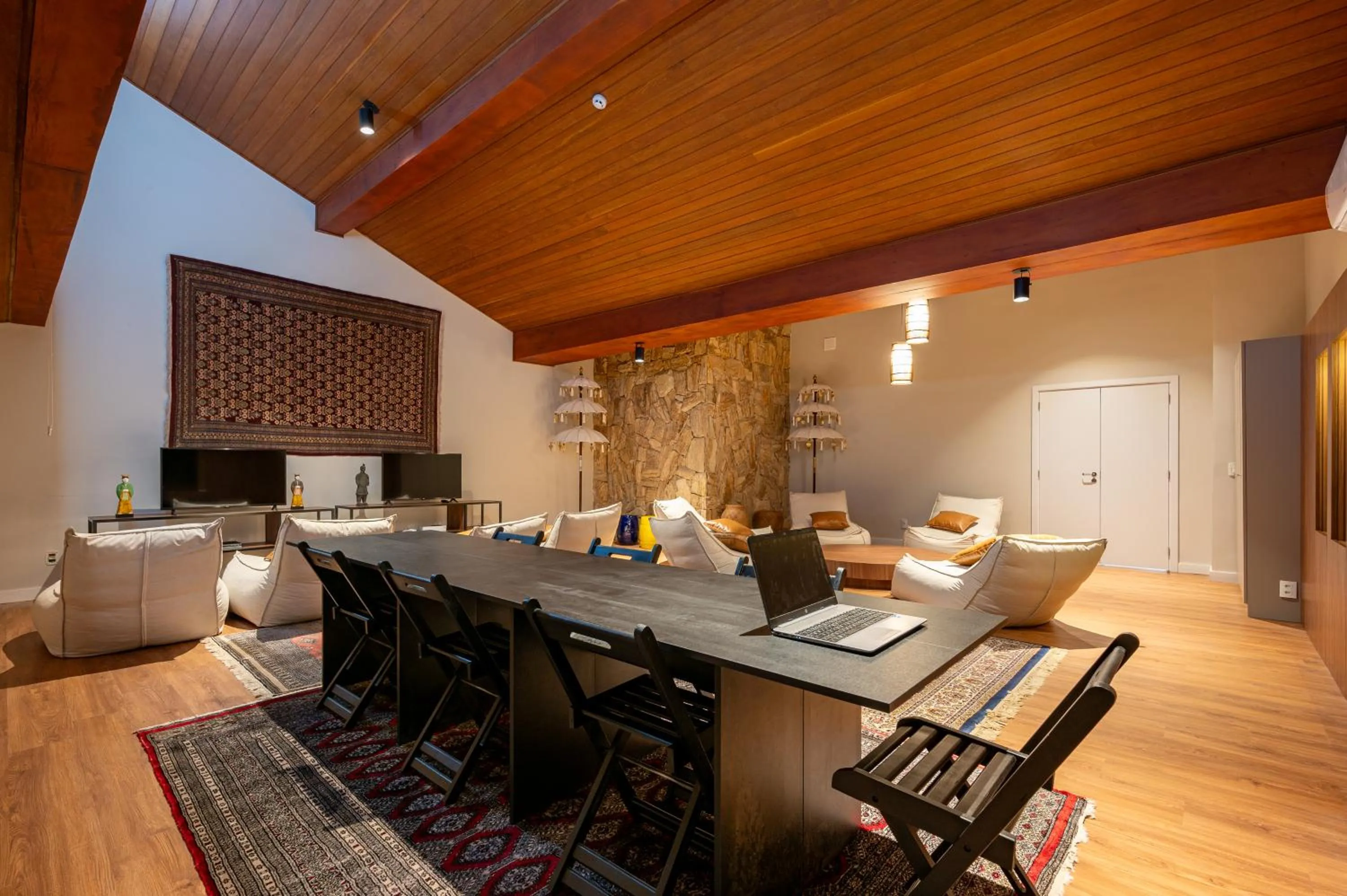 Communal lounge/ TV room in Wanderlust Experience Hotel BW Signature Collection OFICIAL