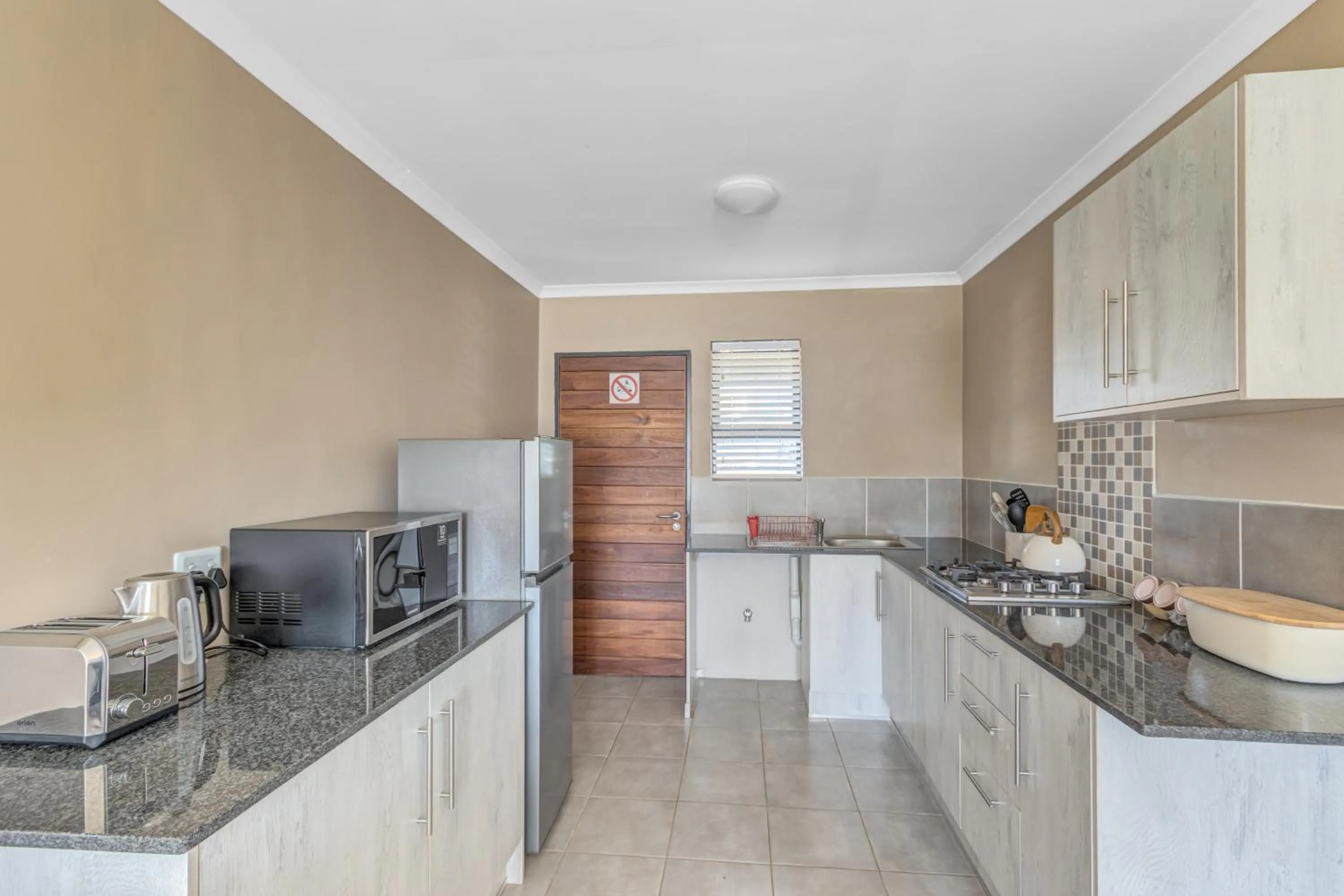 Airville Luxury Apartments, 7min Drive to Cresta Mall