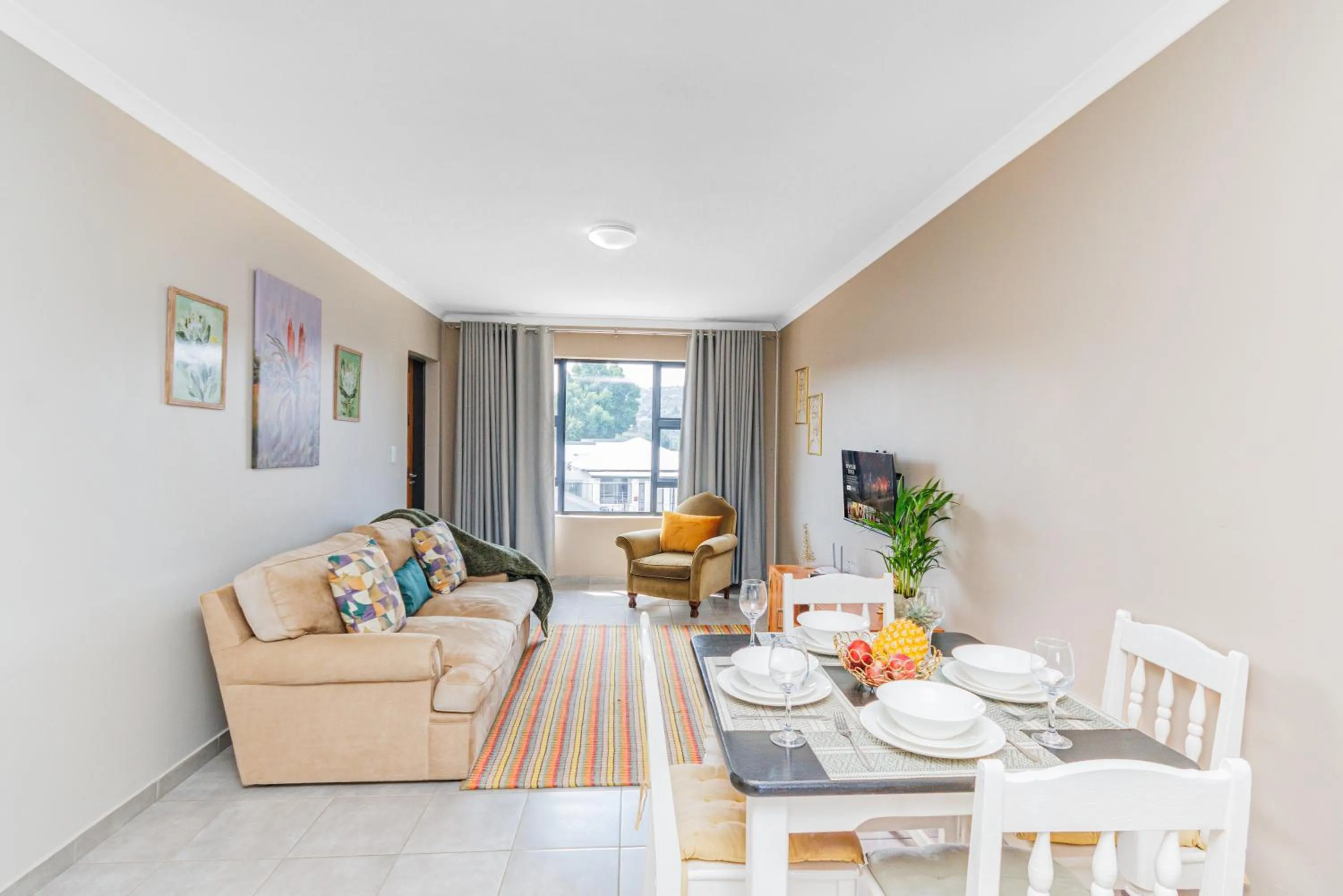 Airville Luxury Apartments, 7min Drive to Cresta Mall