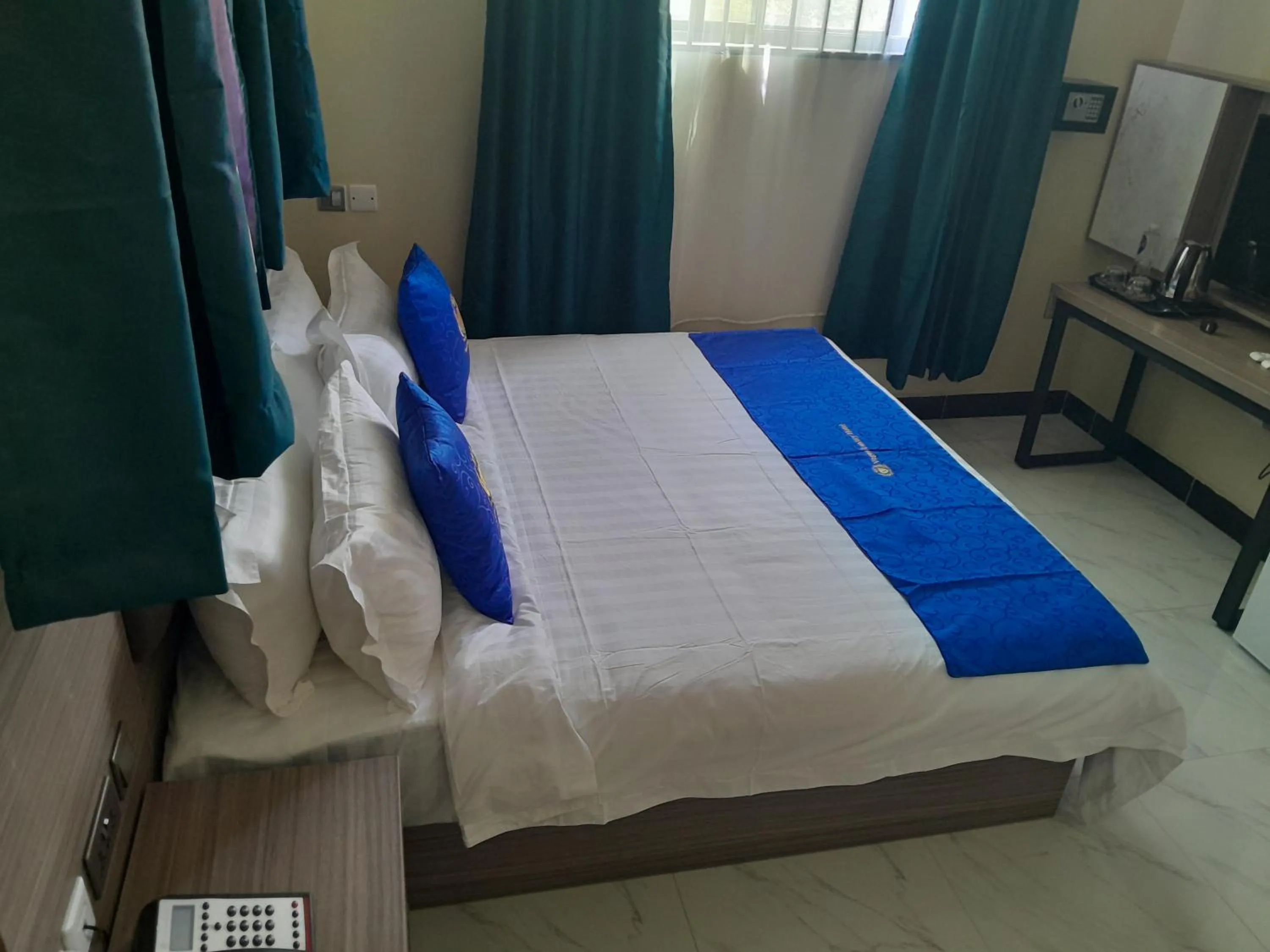 Bed in VEGAS LUXURY HOTEL