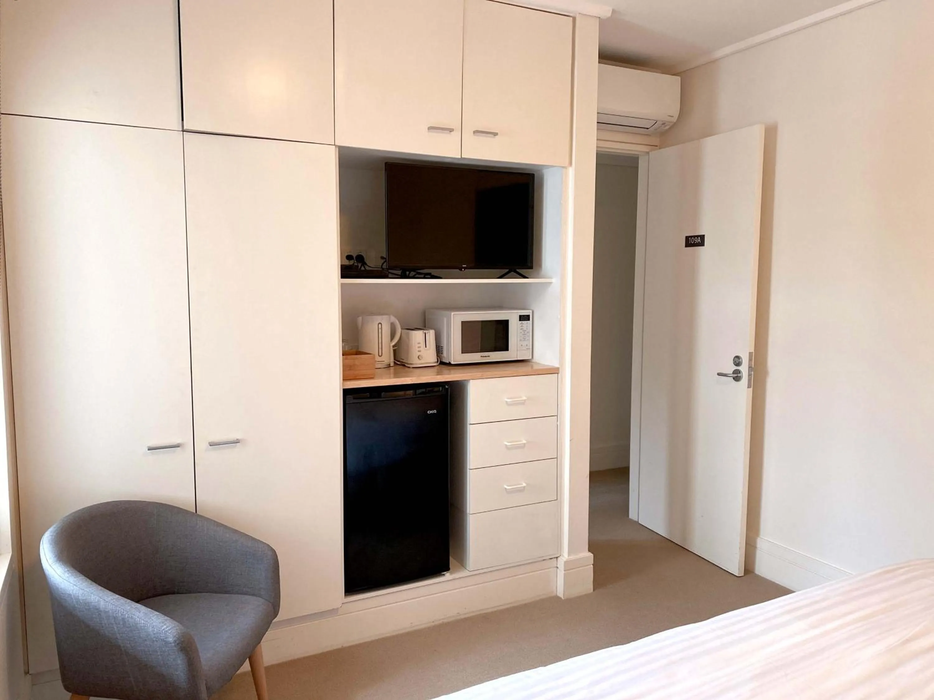 Kitchen or kitchenette in Portsea Village Resort