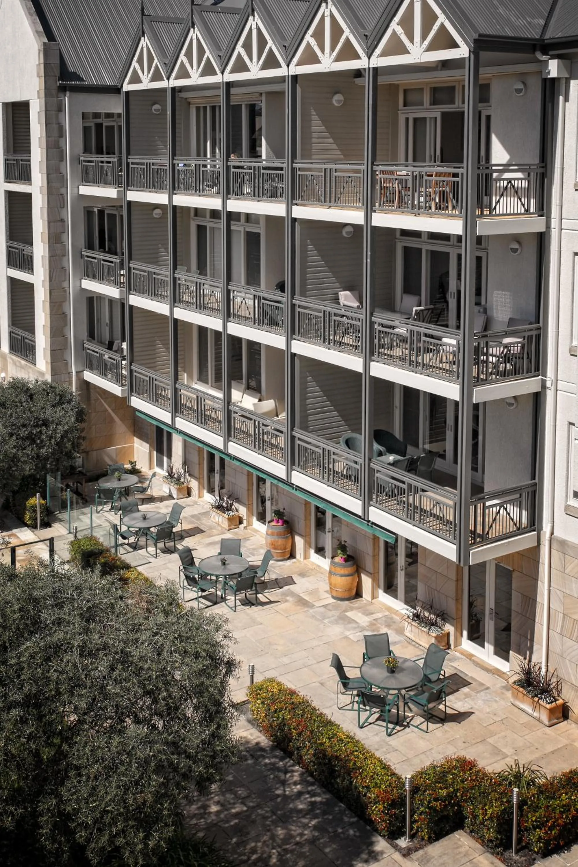 Facade/entrance in Portsea Village Resort