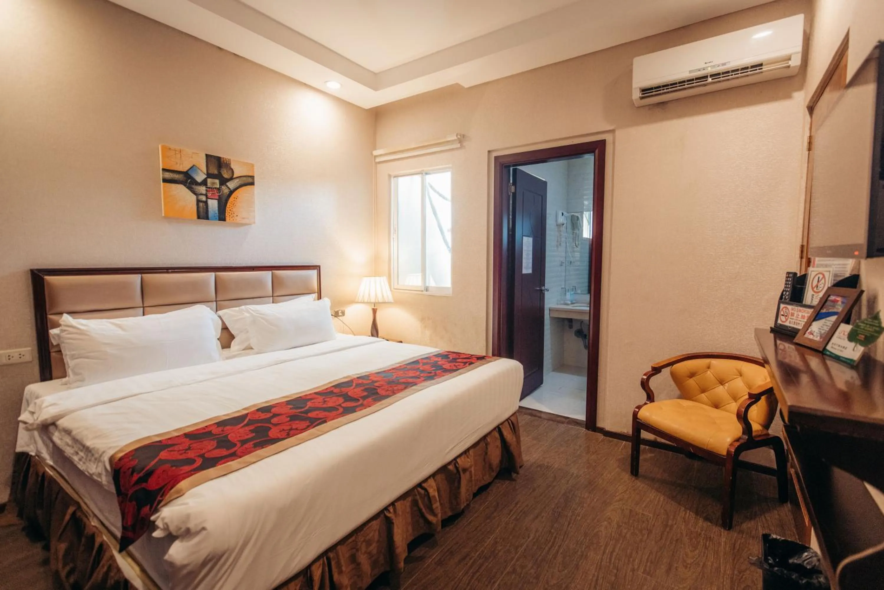 Bed in Palawan Uno Hotel