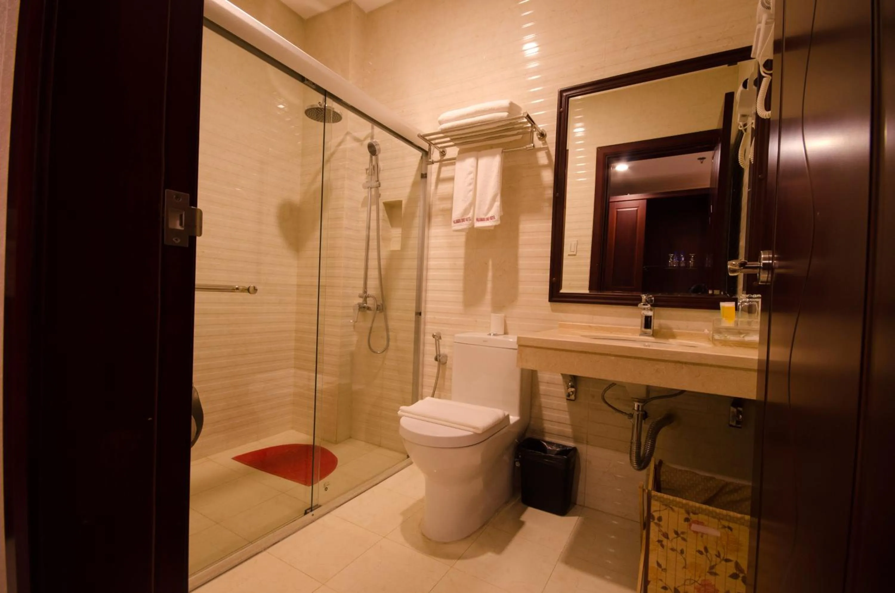 Bathroom in Palawan Uno Hotel