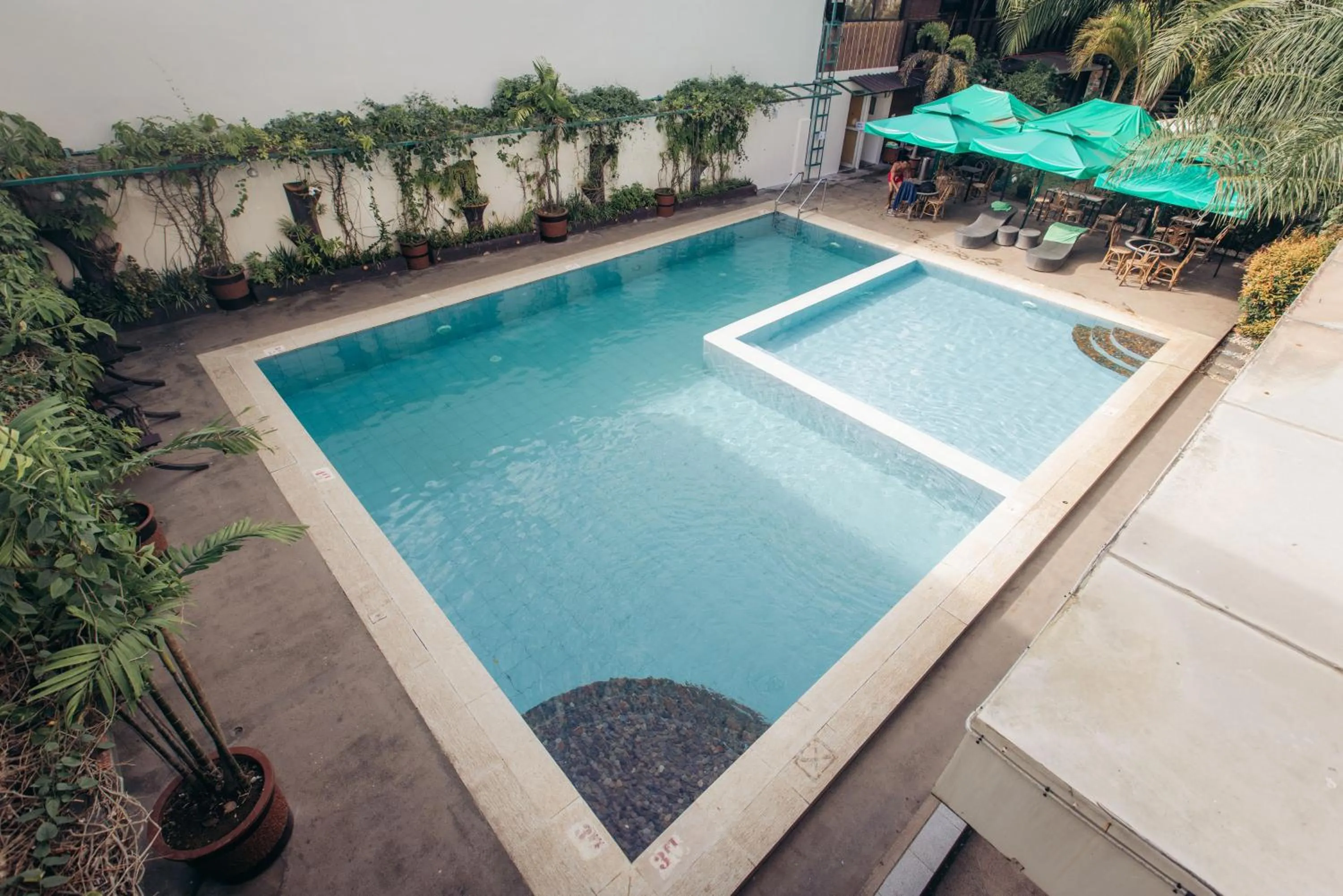 Pool view in Palawan Uno Hotel