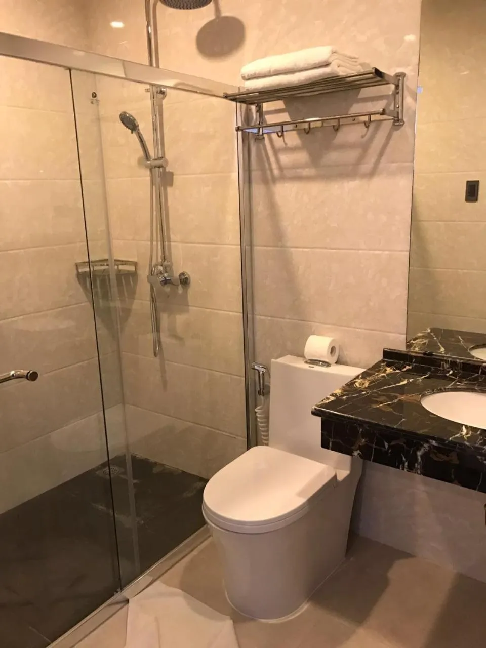 Bathroom in Palawan Uno Hotel