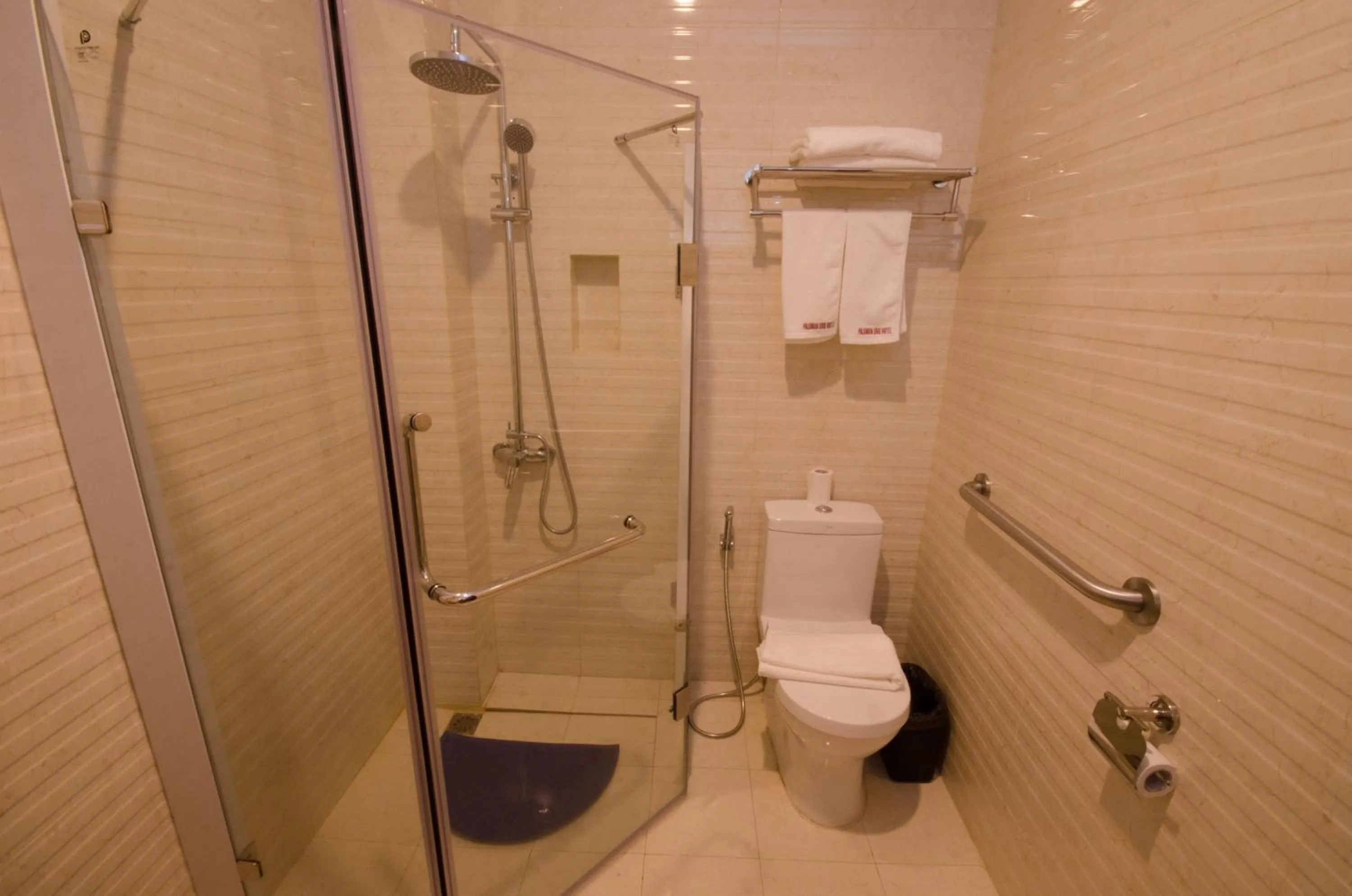 Bathroom in Palawan Uno Hotel