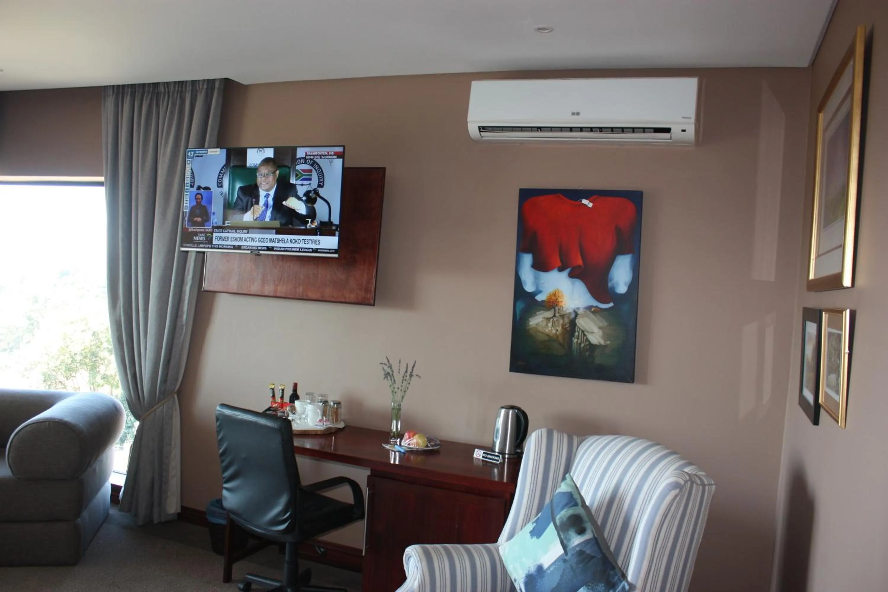 TV and multimedia in Over The Moon Guesthouse