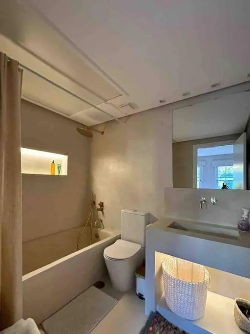 Bathroom in Modern 2 bedroom in Marbella Real