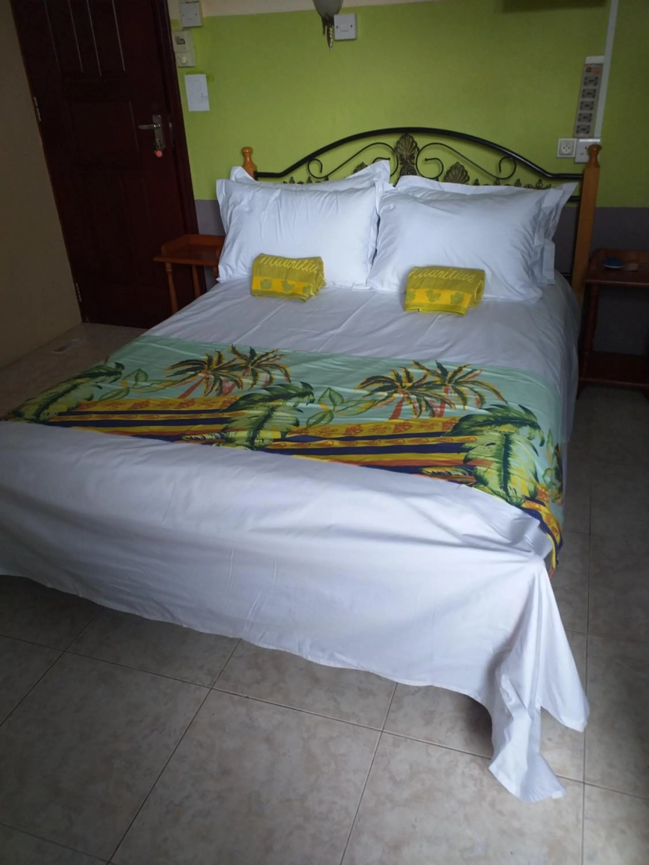 Bed in Tyvabro Guesthouse