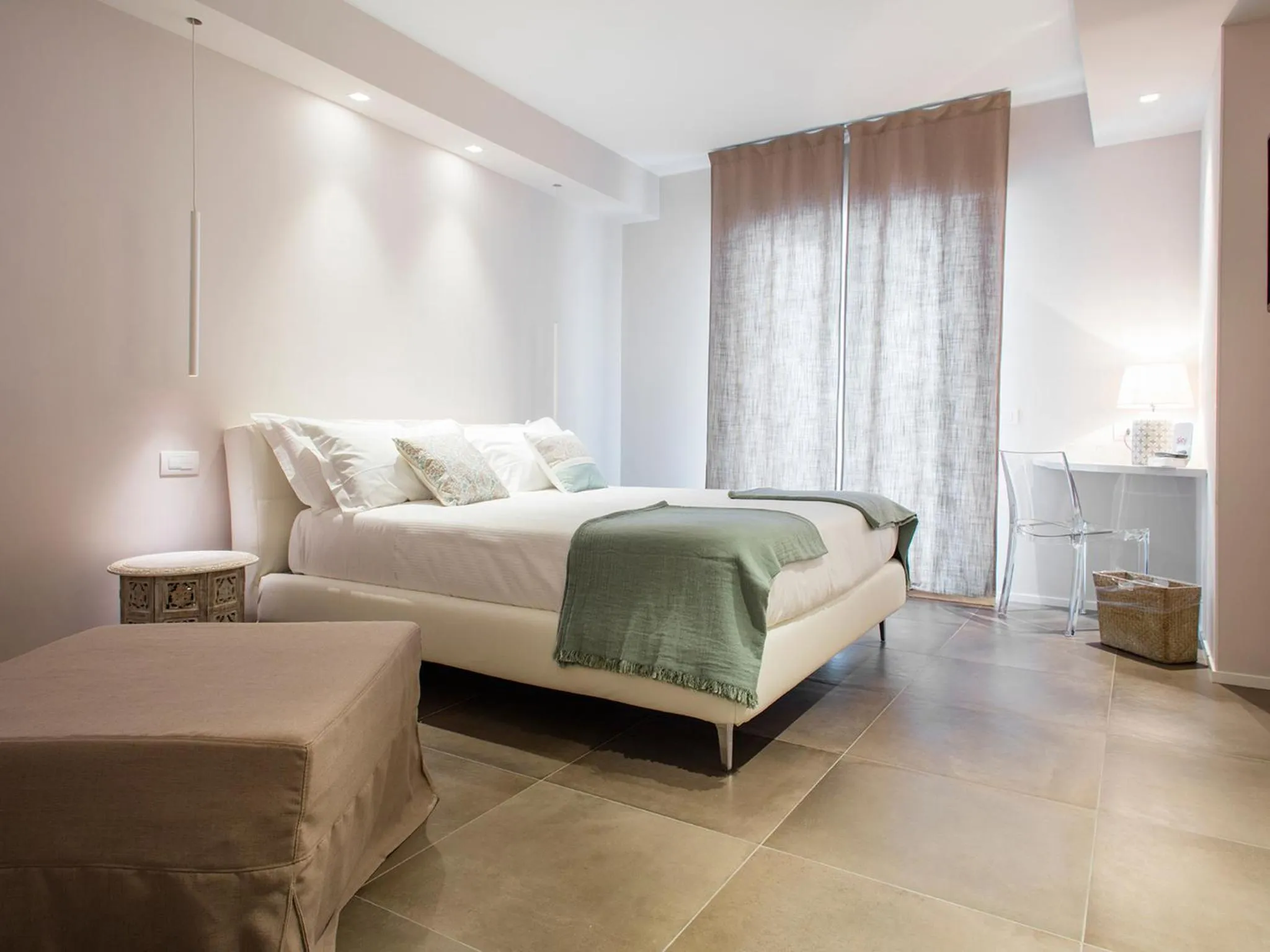 Photo of the whole room, Bed in Manè Boutique Hotel